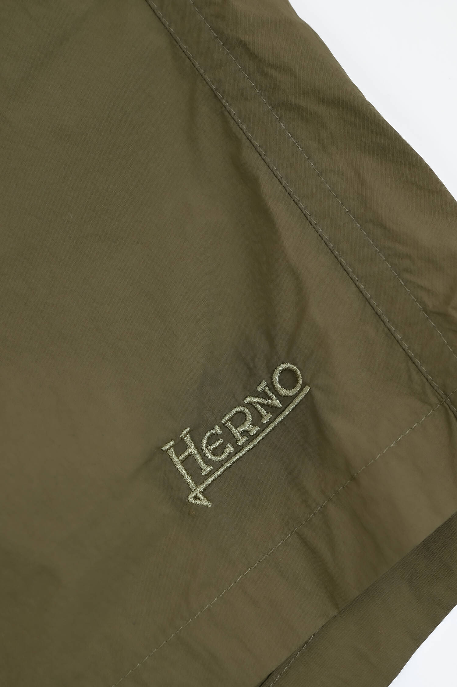 Badehose mit Herno-Stickerei in Khaki Badehose mit Herno-Stickerei in Khaki