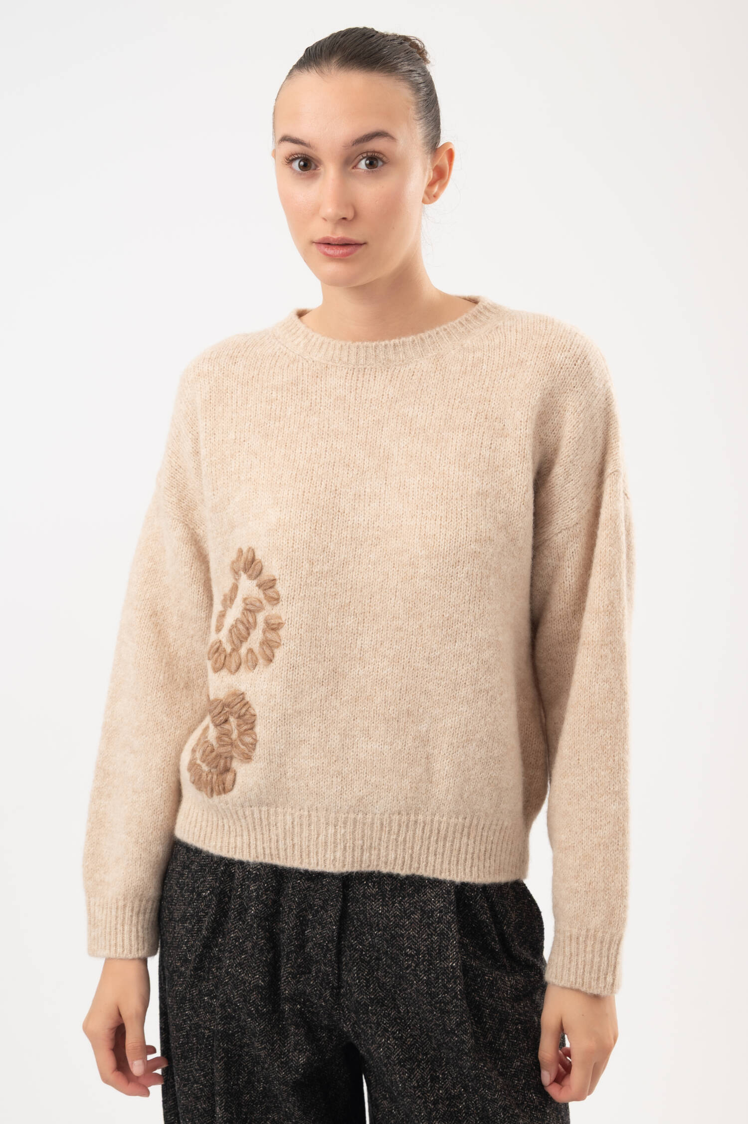 Alpaka-Mix-Pullover mit Blumenstickerei in Beige