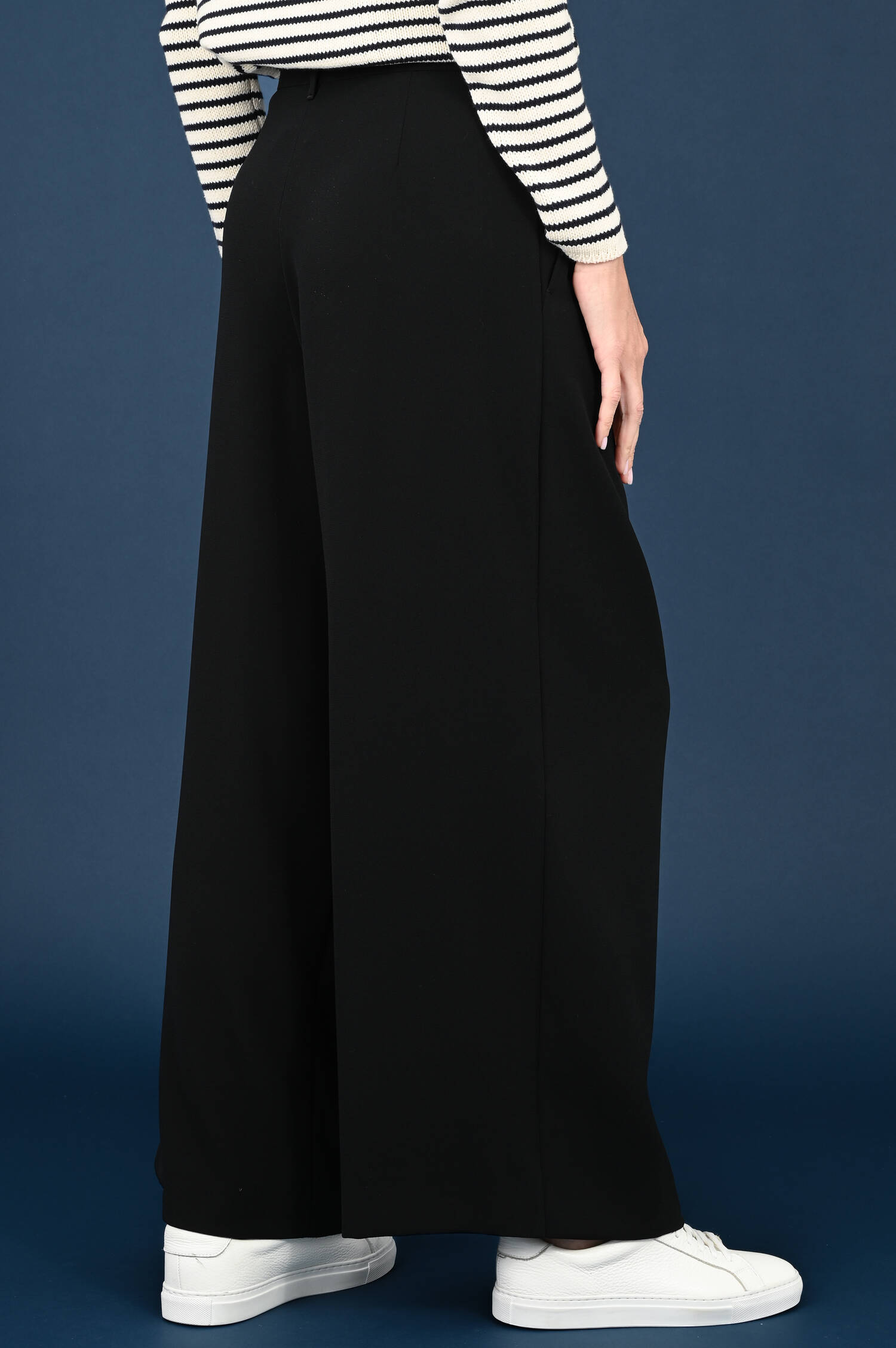 Wide-Leg Pants DONATA in Schwarz Wide-Leg Pants DONATA in Schwarz