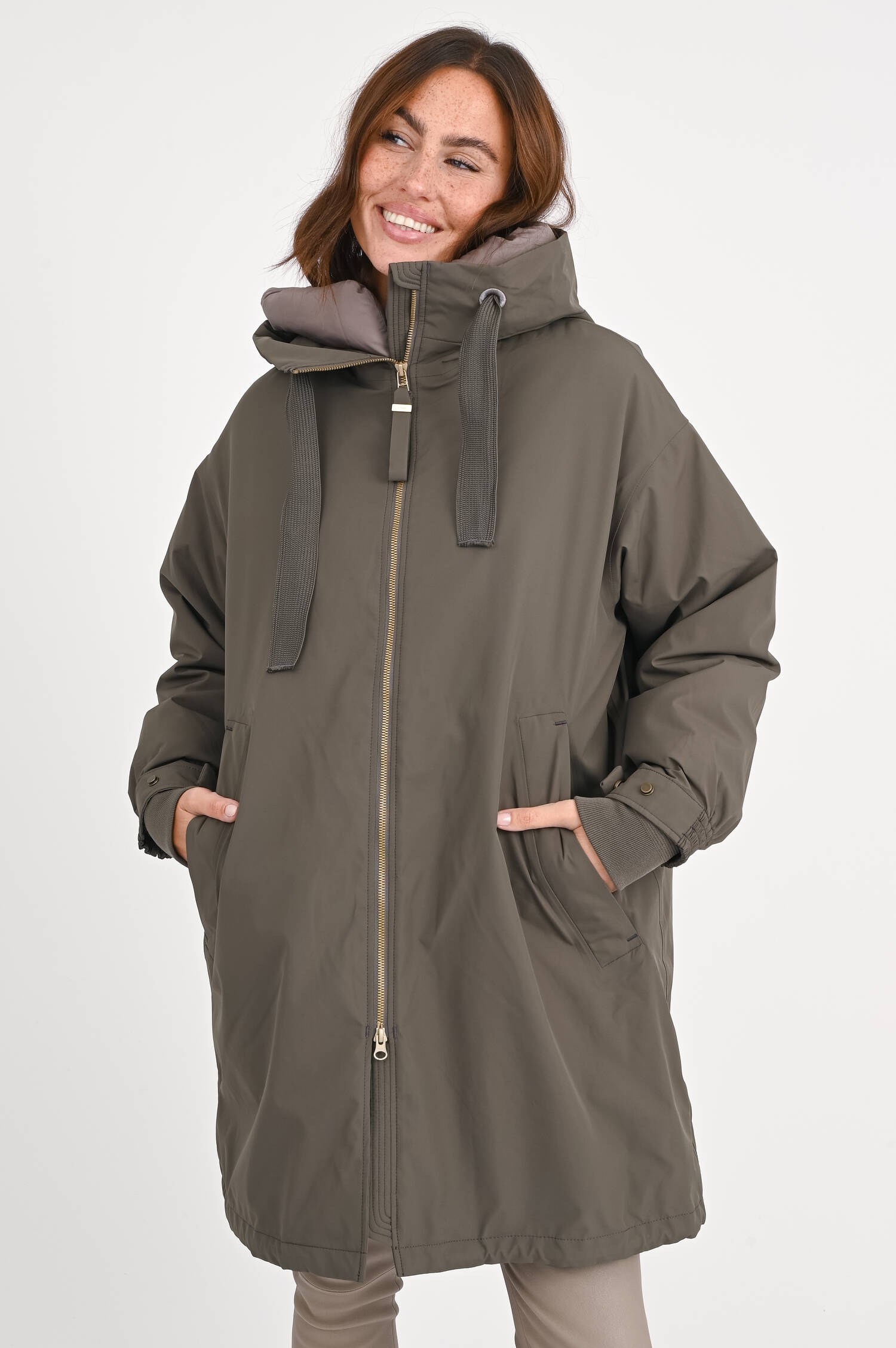 Mantel JOY mit zusätzlicher Wattierung in Khaki Mantel JOY mit zusätzlicher Wattierung in Khaki