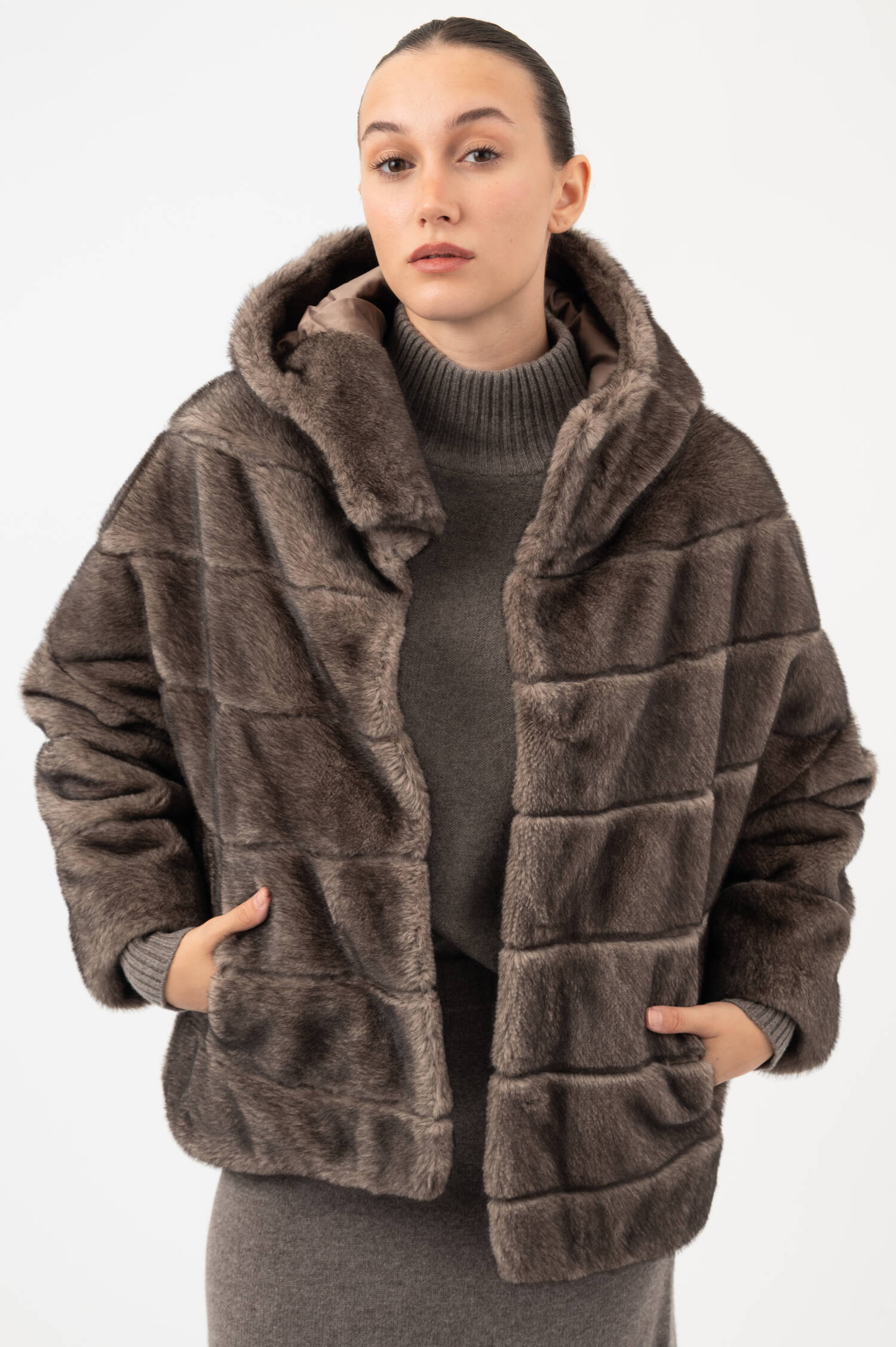 Faux-Fur-Jacke in Graubraun