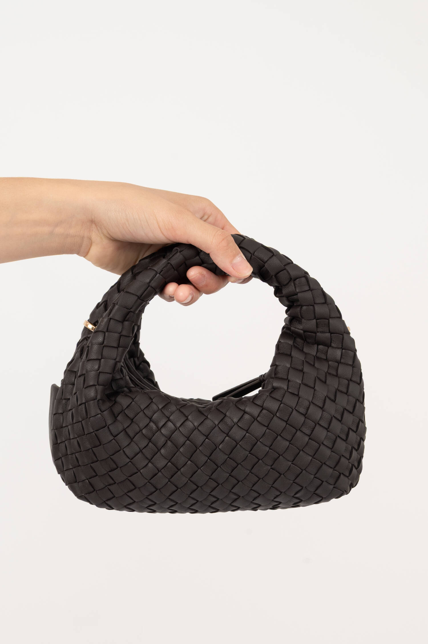 Handtasche GRETA MICRO WEAVE SILKY in Braun Handtasche GRETA MICRO WEAVE SILKY in Braun