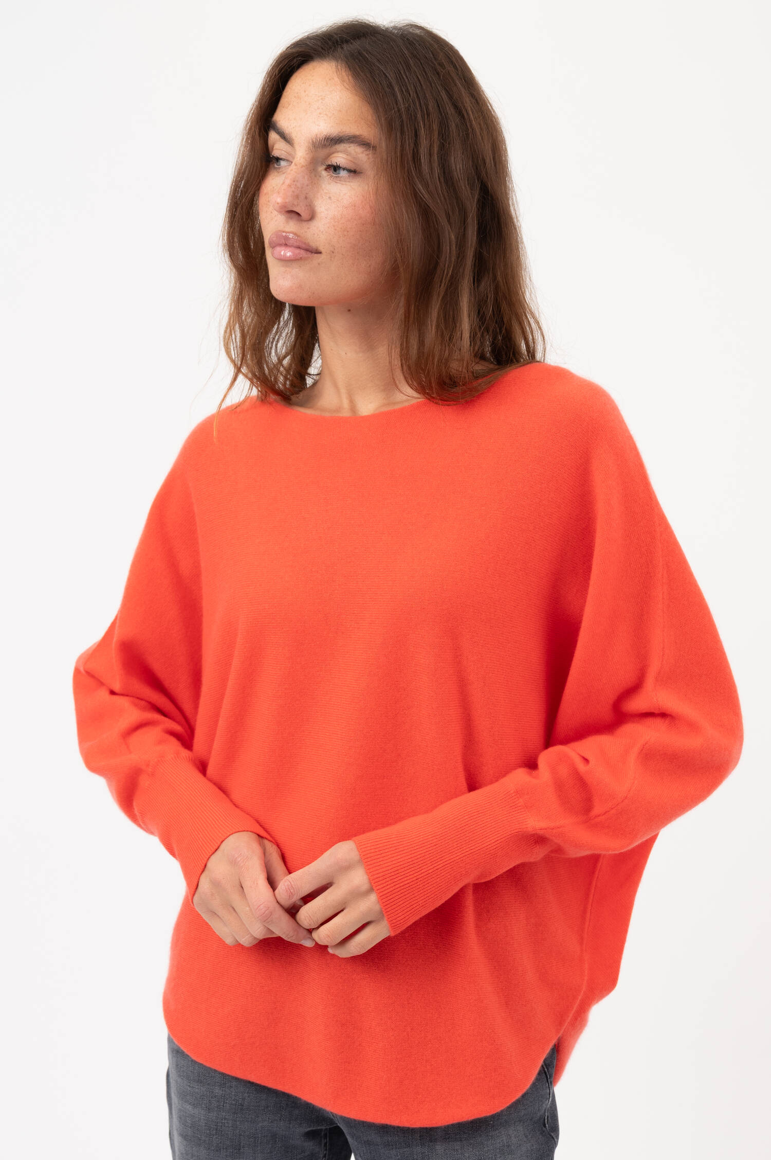 Cashmere-Pullover in Korallrot Cashmere-Pullover in Korallrot
