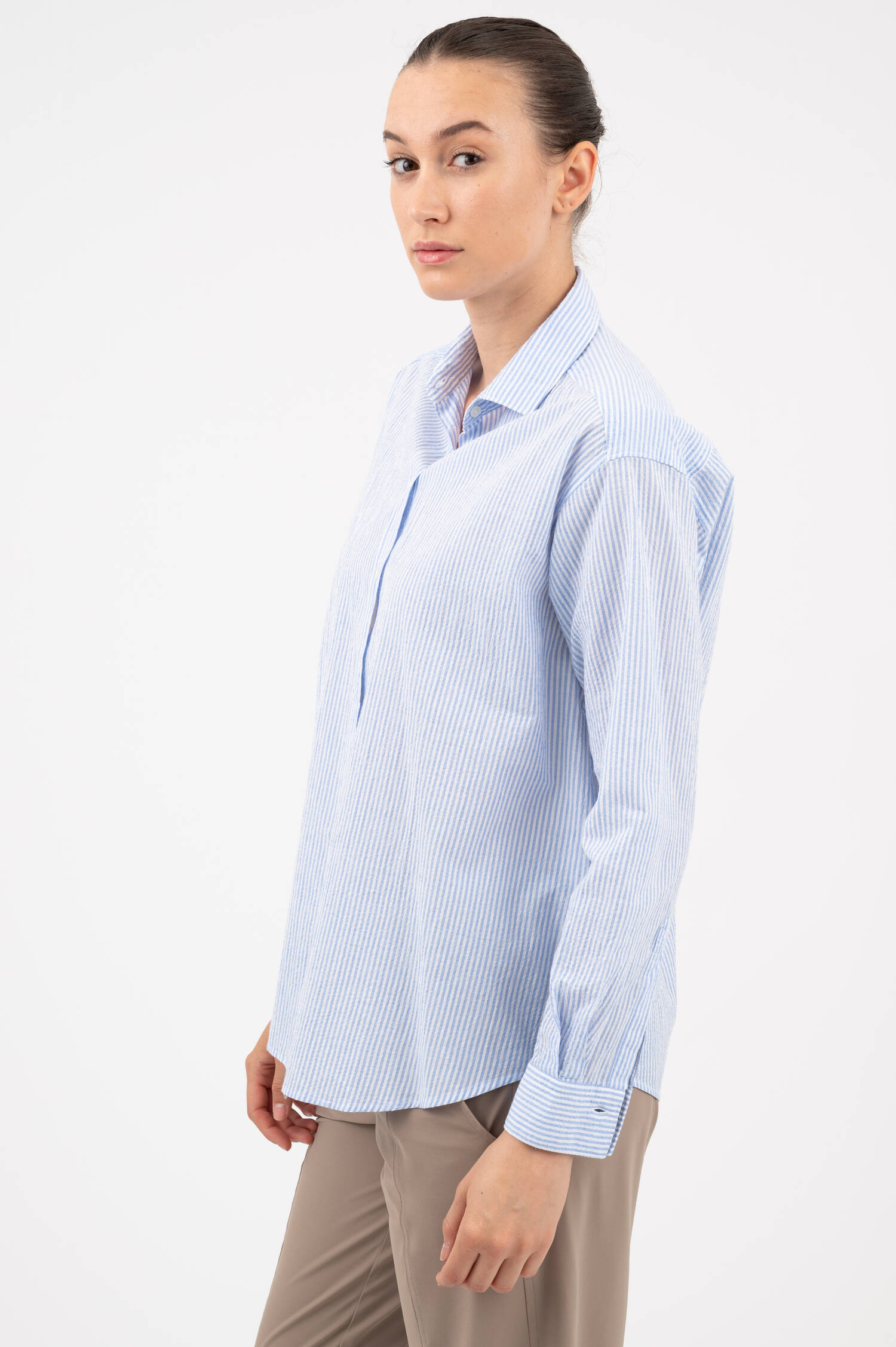 Bluse in Hellblau/Weiß gestreift