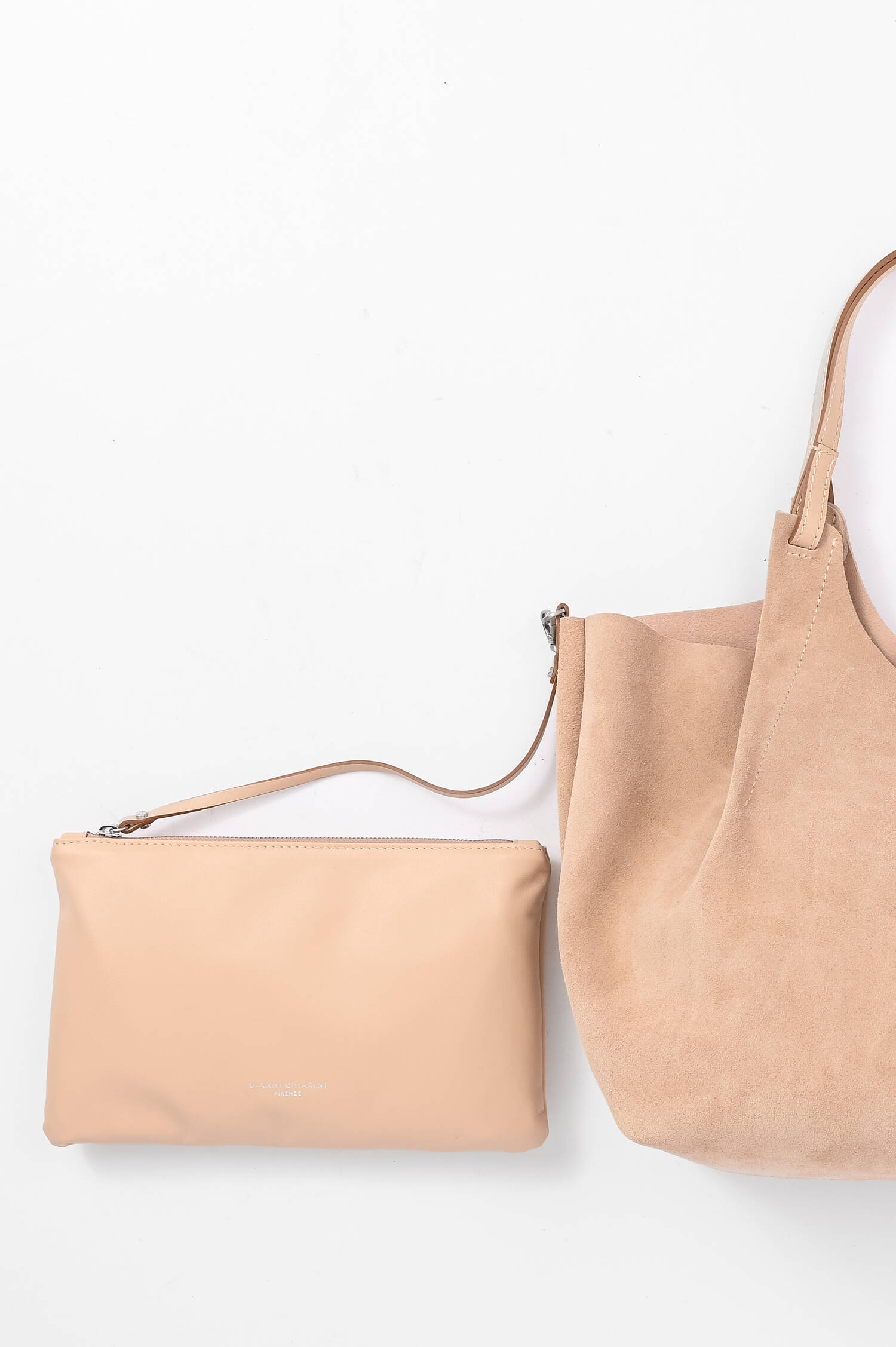 Shopper DUA aus Veloursleder in Nude Shopper DUA aus Veloursleder in Nude