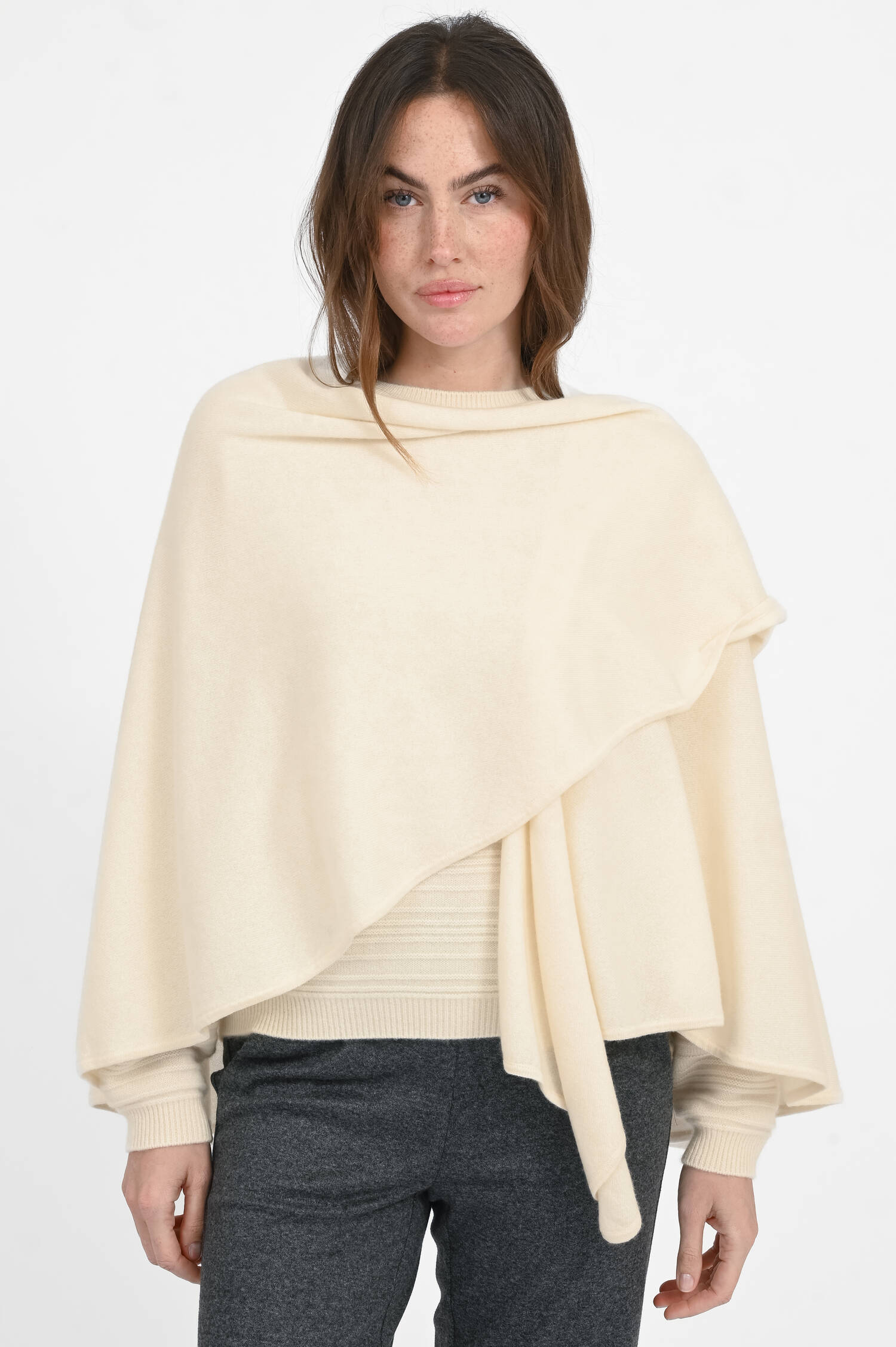 Cashmere-Cape in Creme Cashmere-Cape in Creme