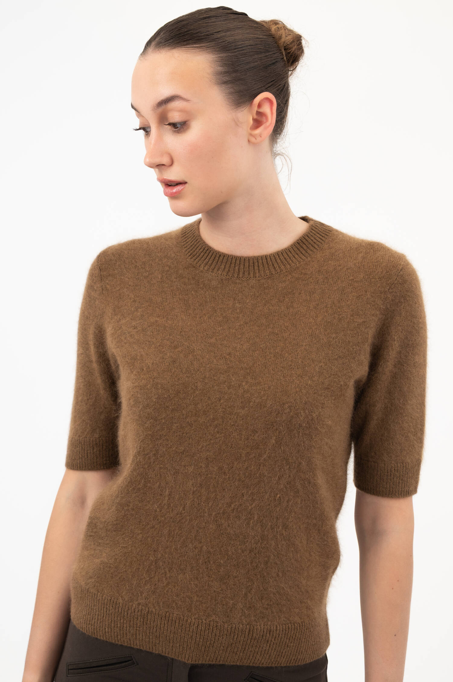 Fluffy-Kurzarm-Pullover in Braun