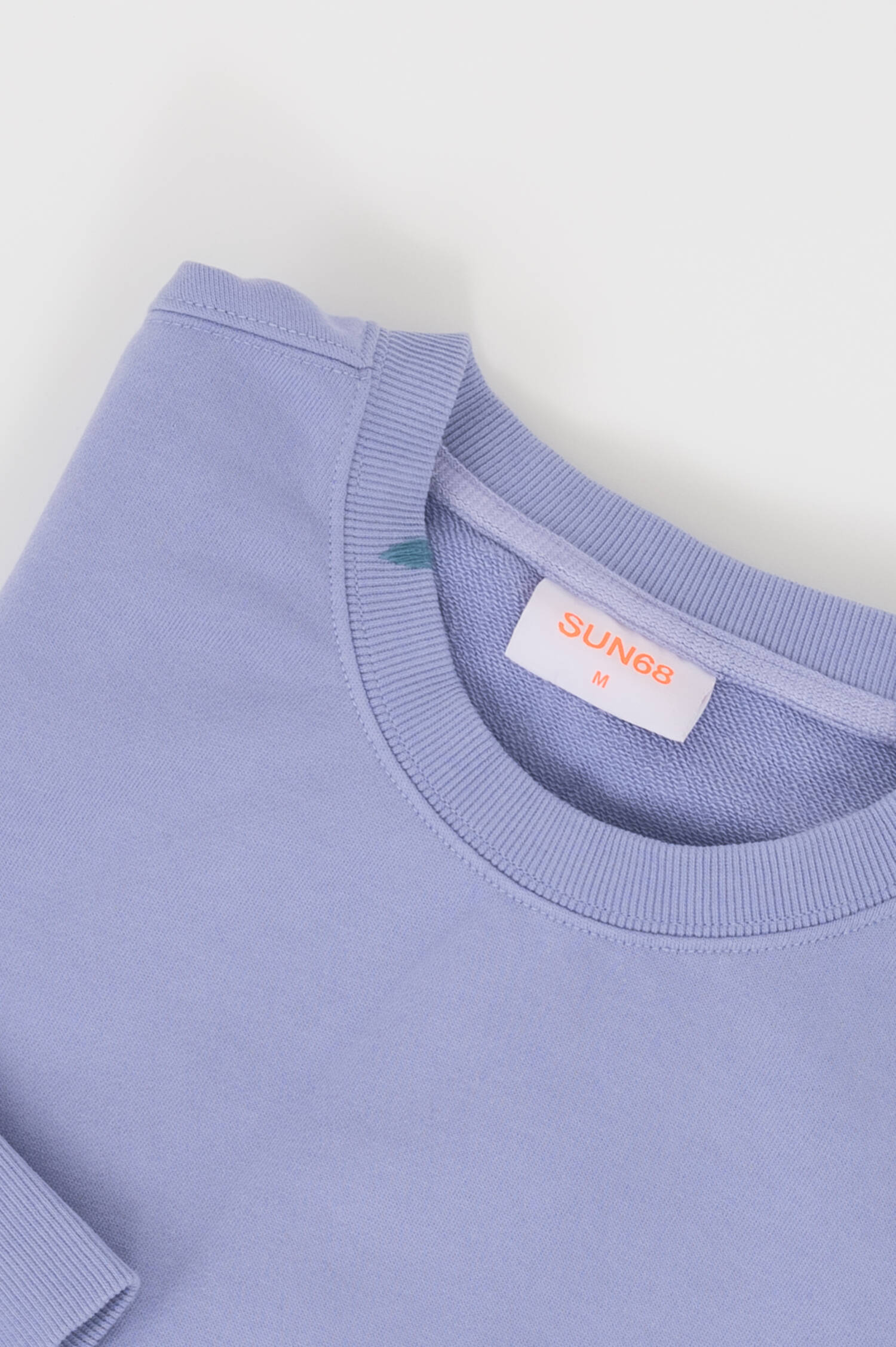 Sweater mit Stick in Lila