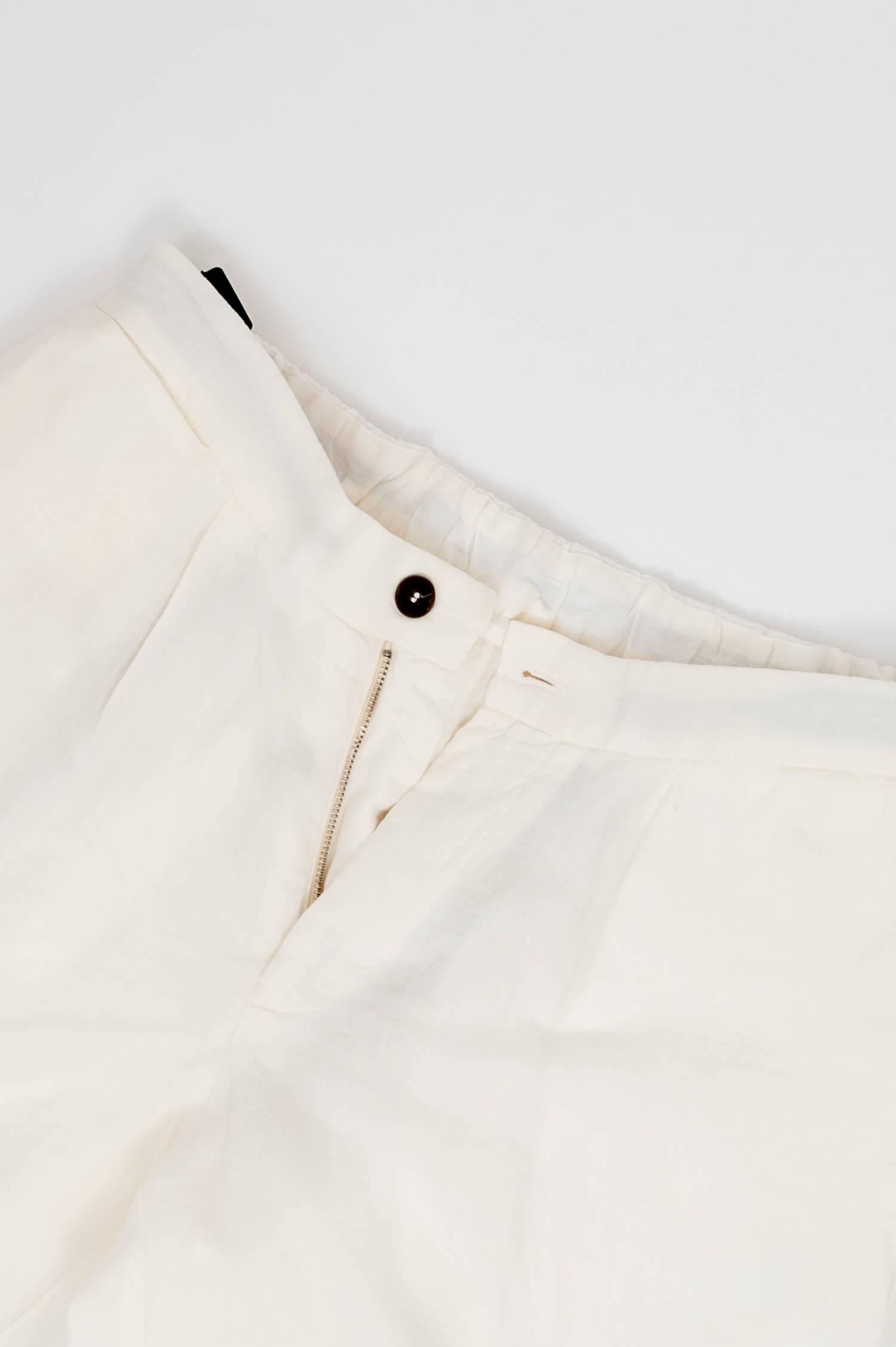 Leinen Bermuda in Weiß