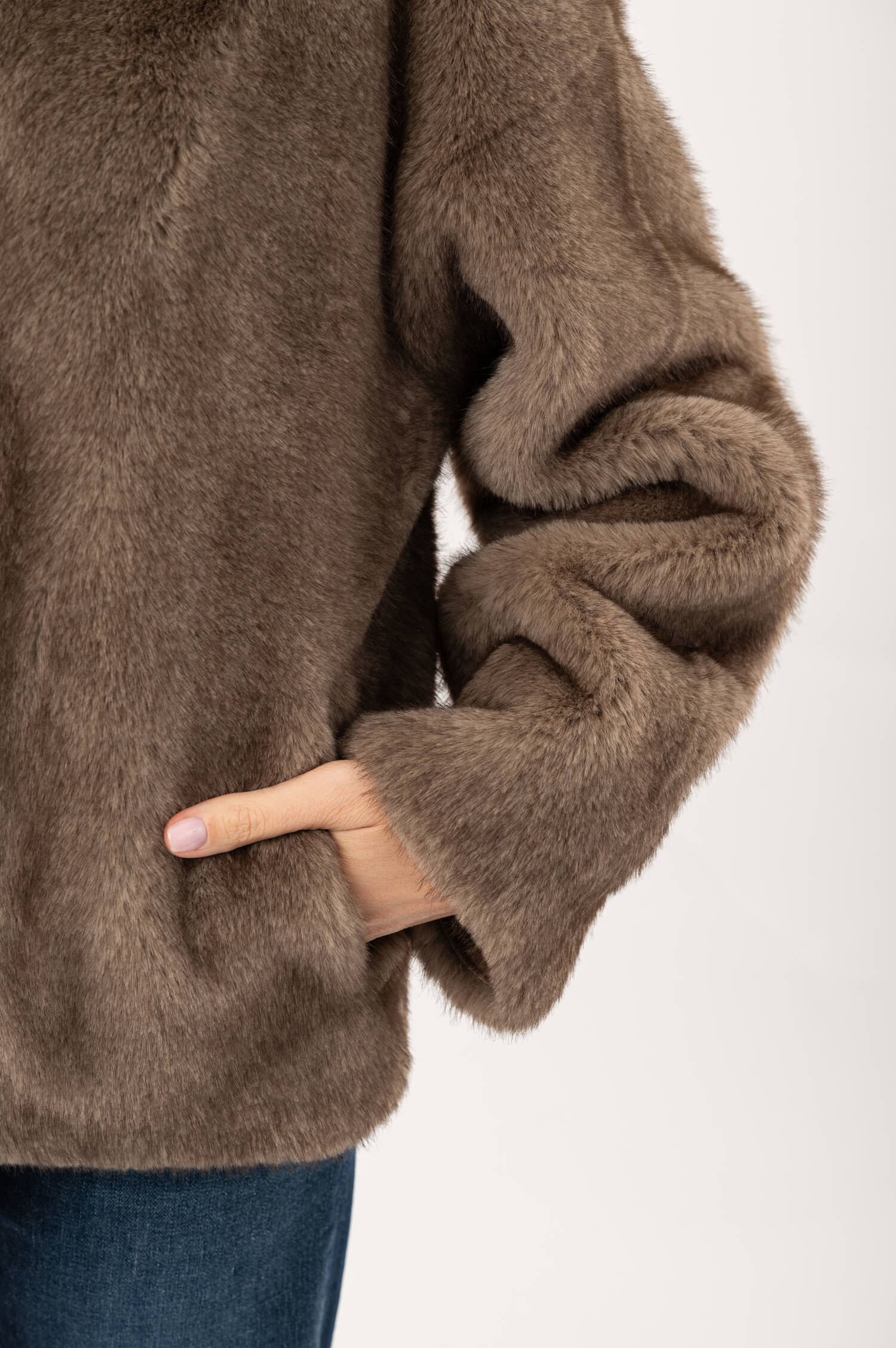 Faux-Fur-Jacke in Grau Faux-Fur-Jacke in Grau
