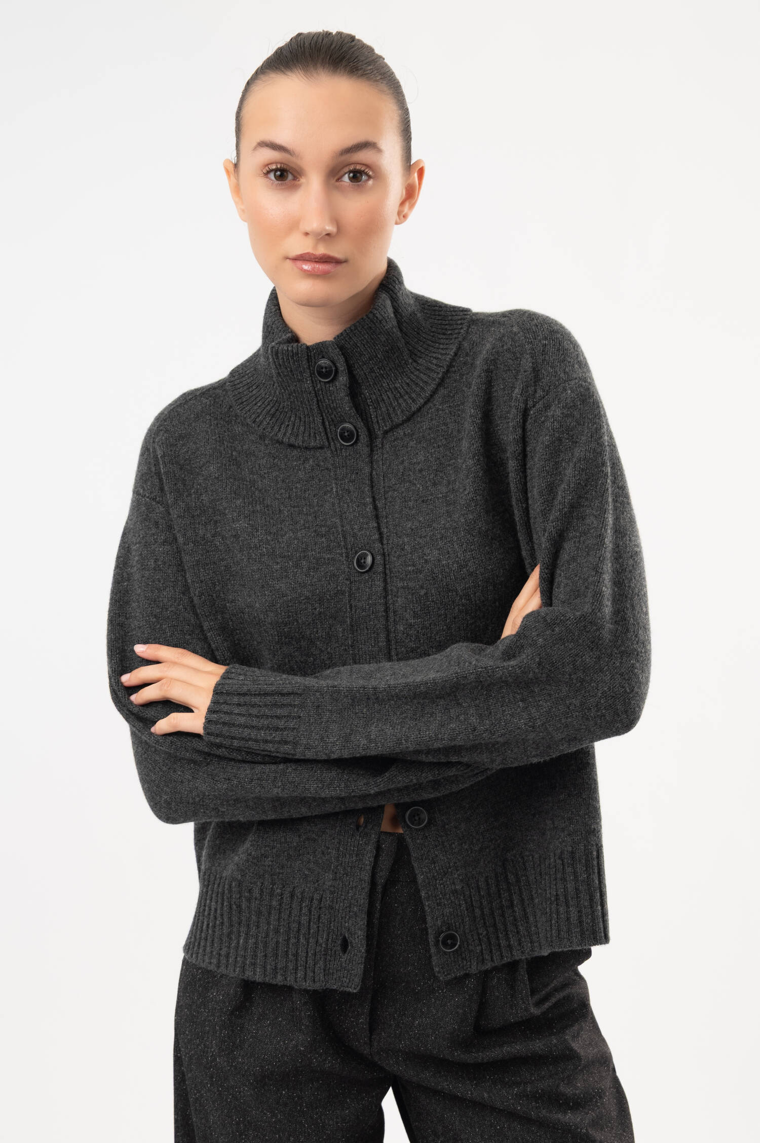 Woll-Strickjacke mit Rollkragen in Grau meliert