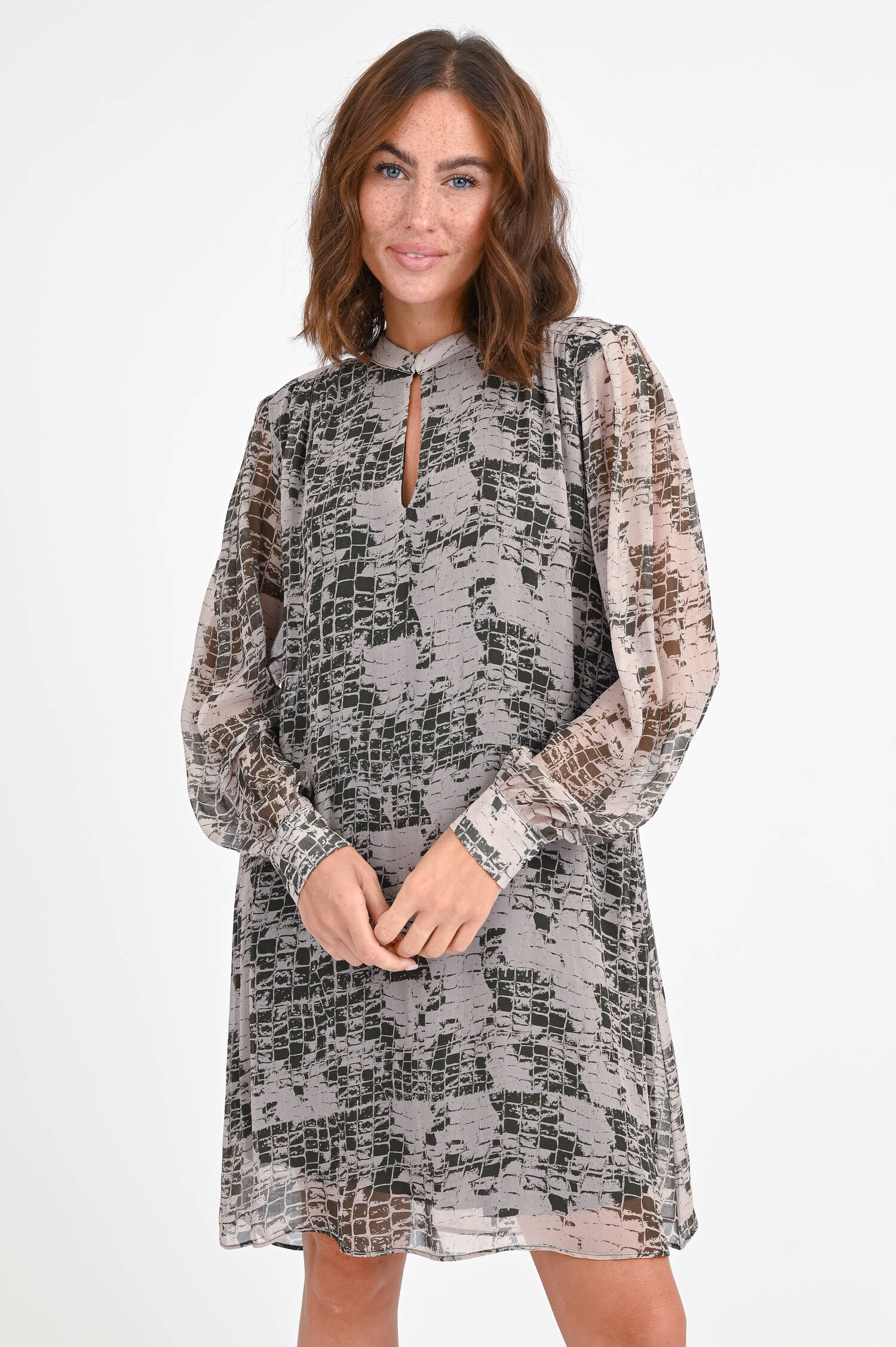 Kleid mit Reptil-Print in Taupe/Oliv