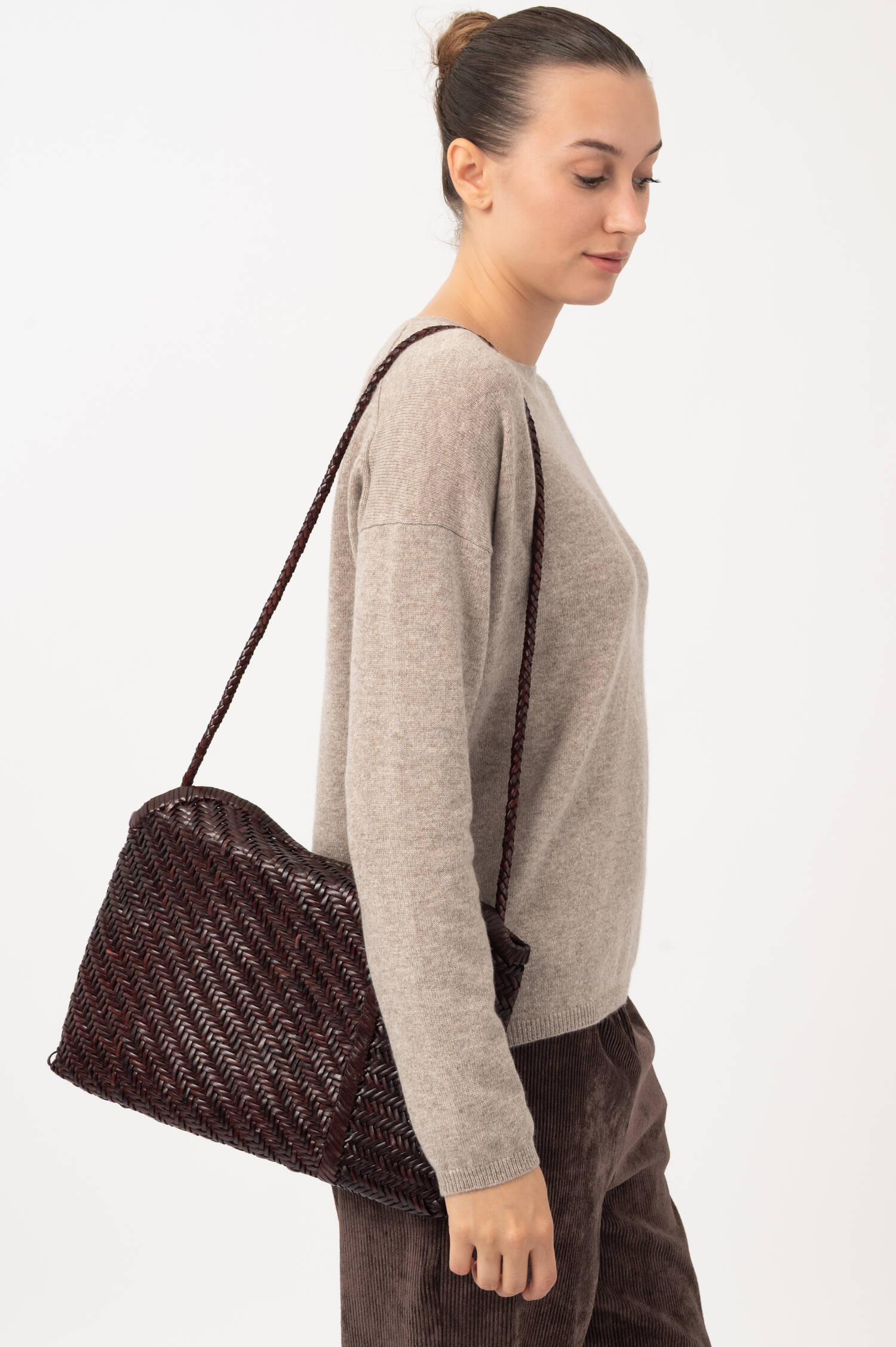 Geflochtene Leder-Clutch in Bordeauxrot