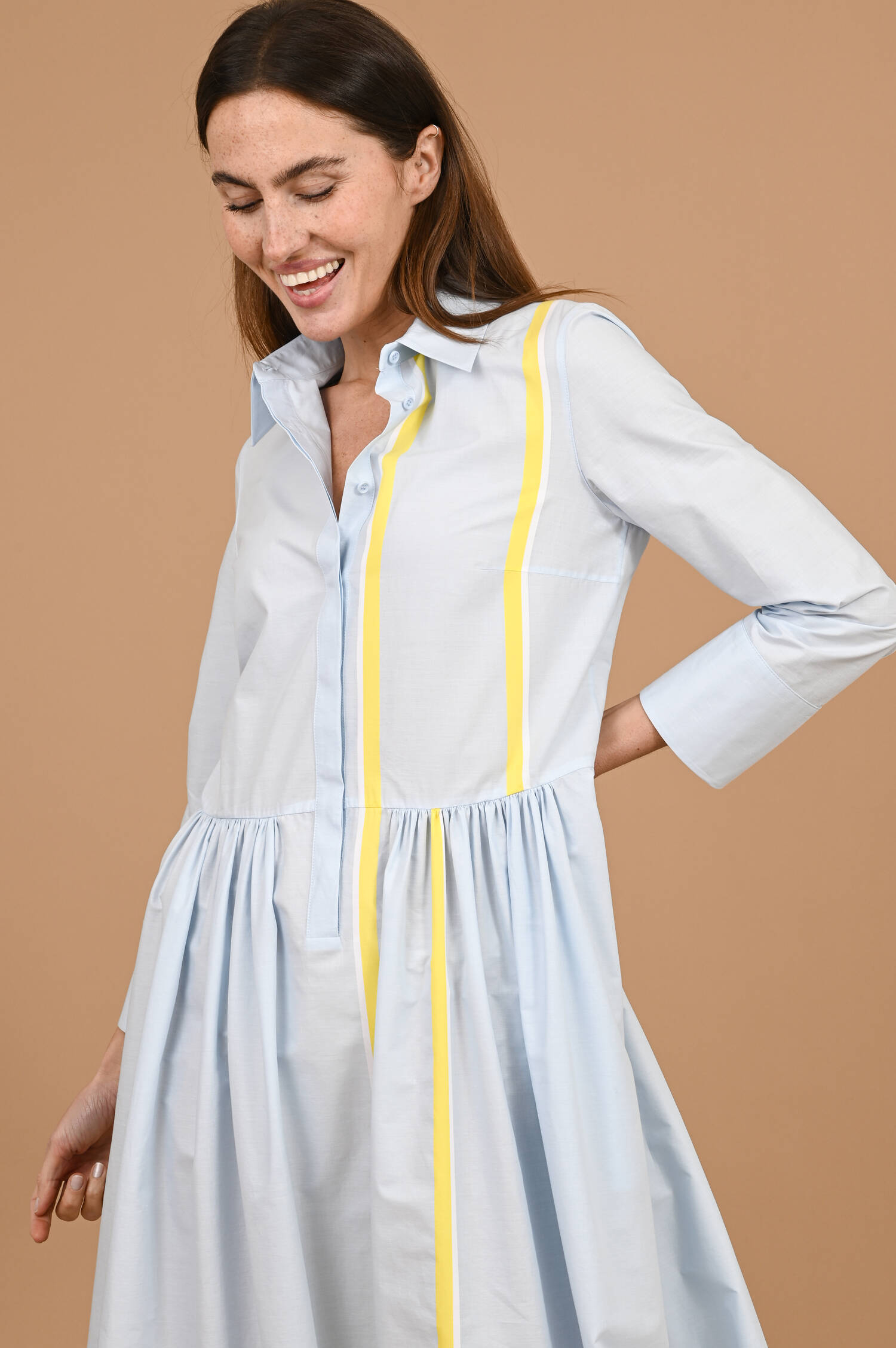 Hemdblusenkleid mit A-Linie in Hellblau/Zitron