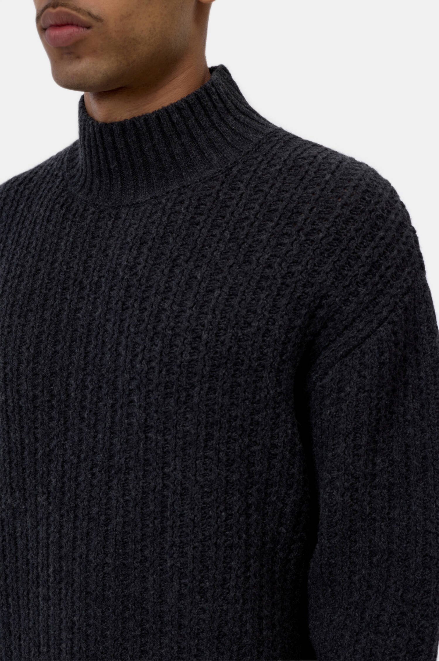 Wollpullover in Schwarz Wollpullover in Schwarz