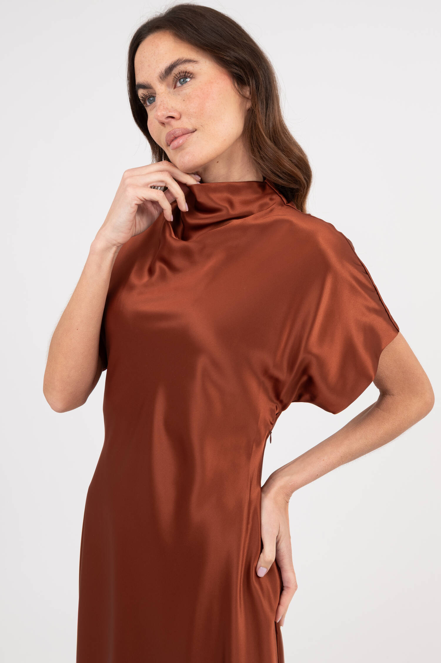Satin Kleid ALIVIA in Rustbraun
