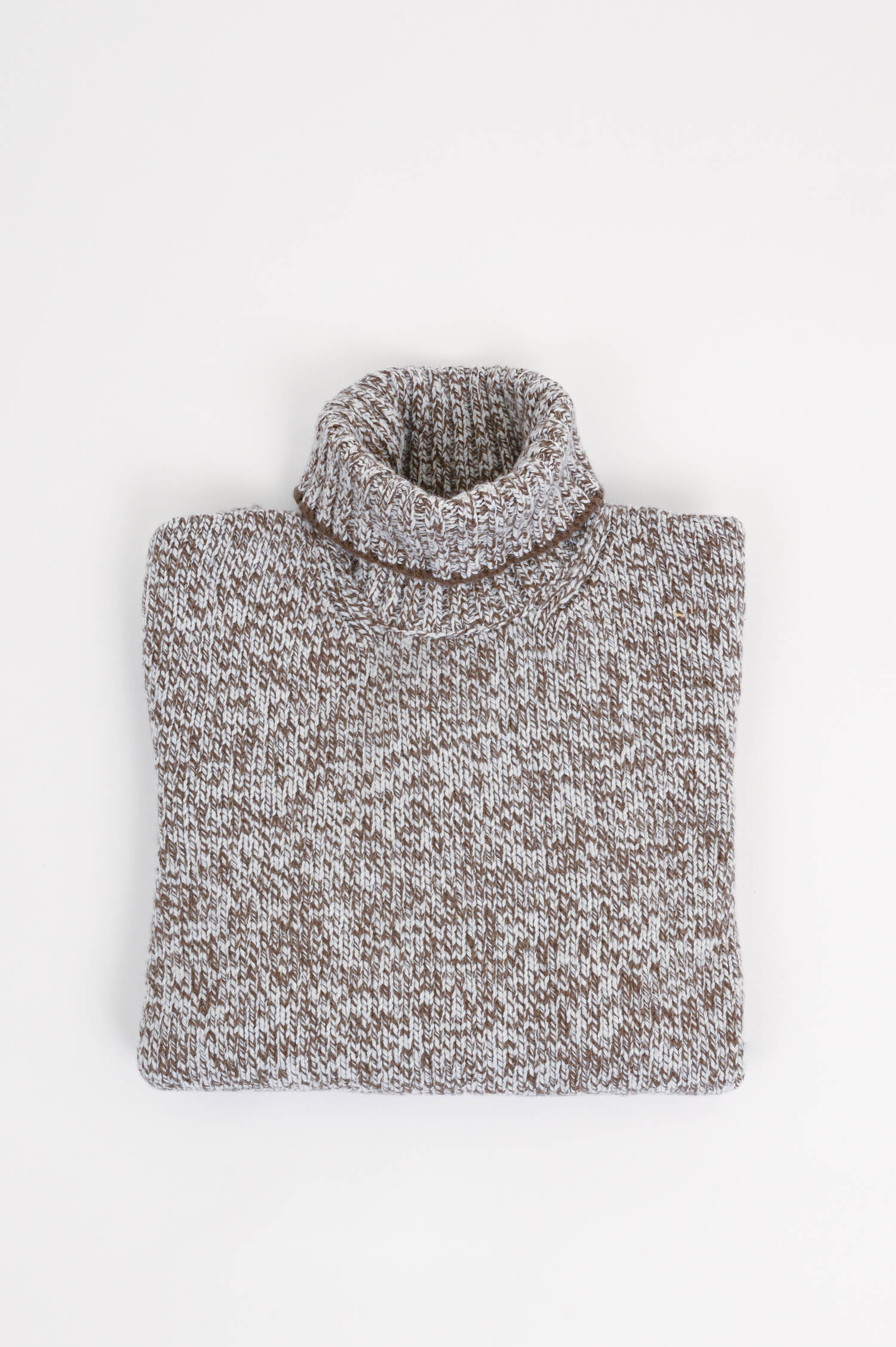 Rollkragen-Pullover in Braun/Weiß