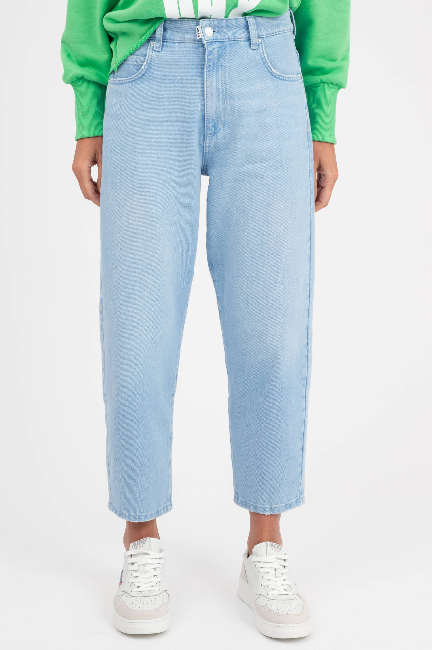 Cropped Leg Jeans THE O-SHAPE in Hellblau Cropped Leg Jeans THE O-SHAPE in Hellblau
