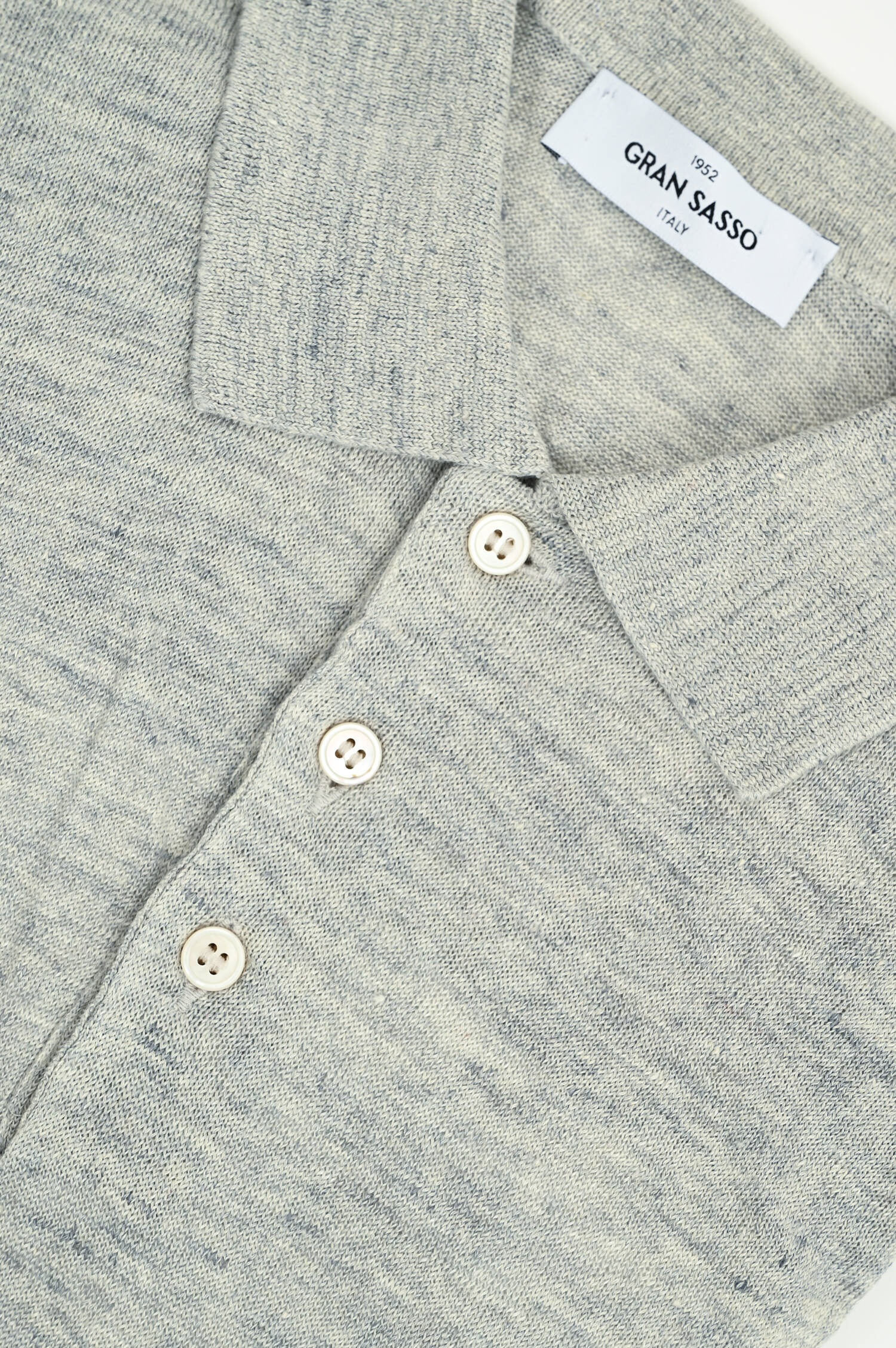 Poloshirt aus Leinen in Hellgrau meliert Poloshirt aus Leinen in Hellgrau meliert