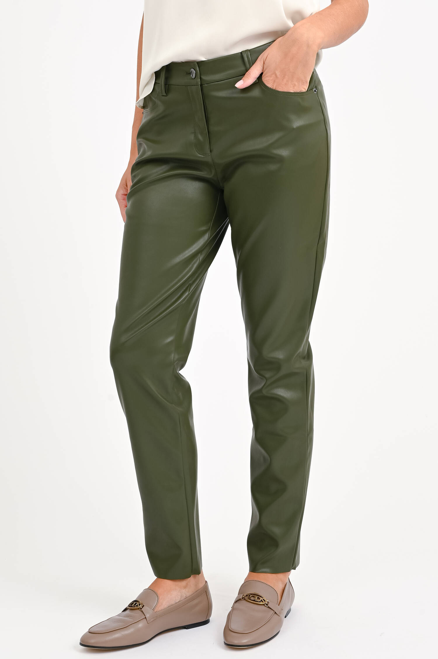 Vegane Lederhose in Oliv Vegane Lederhose in Oliv