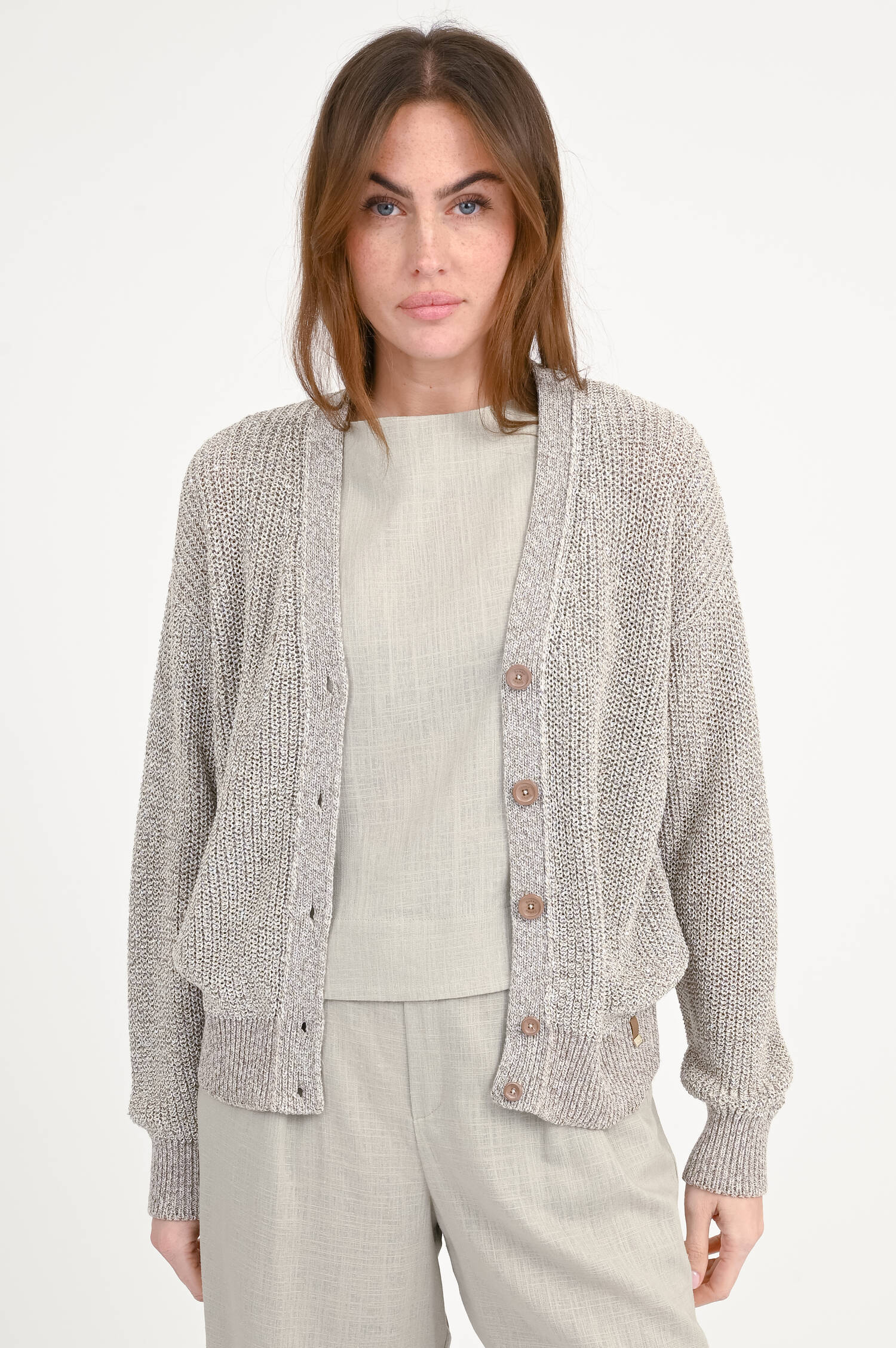 Strickweste mit Pailletten in Taupe meliert