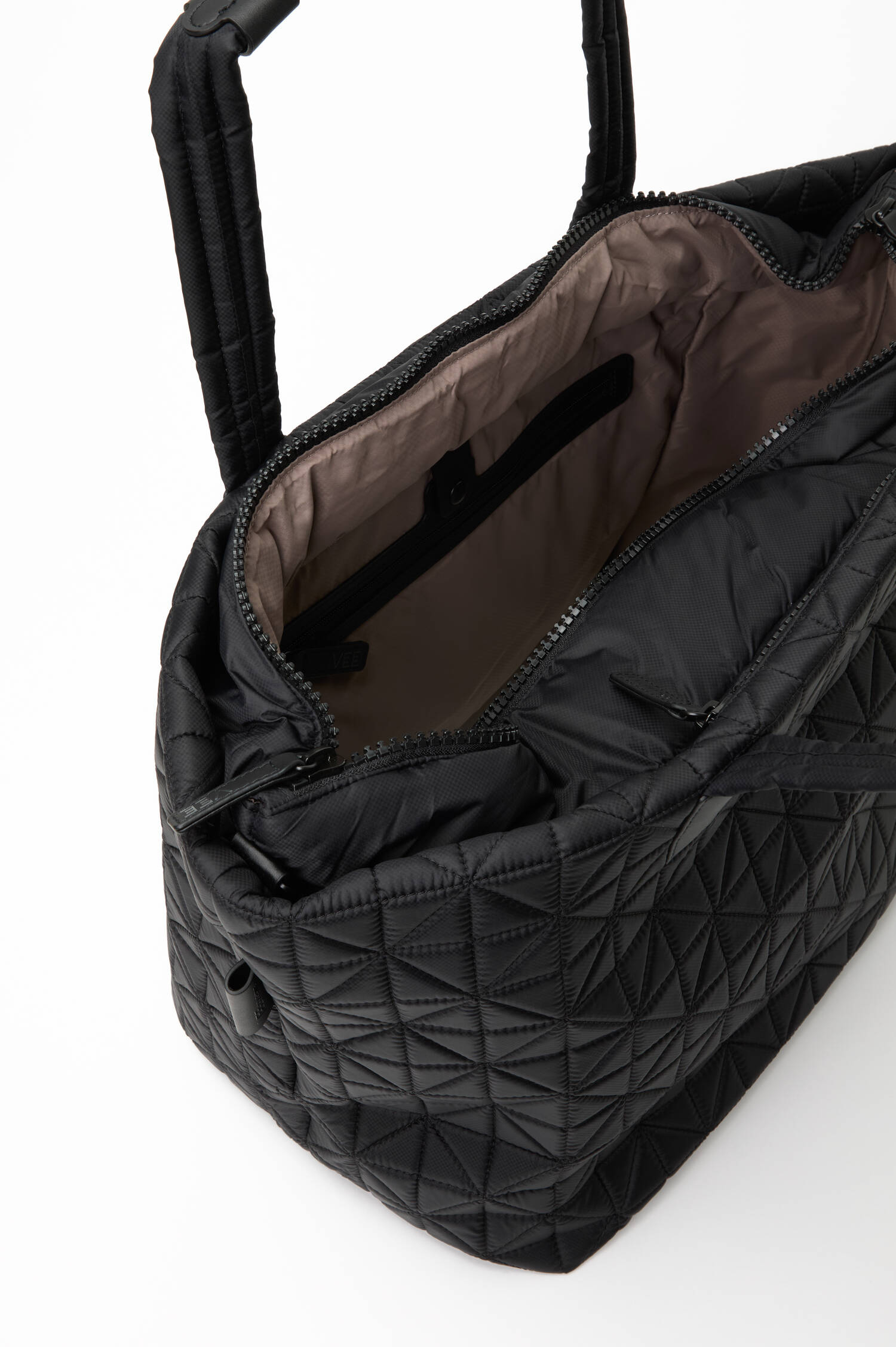 Tasche VEE LINE TOTE WEEKENDER in Schwarz