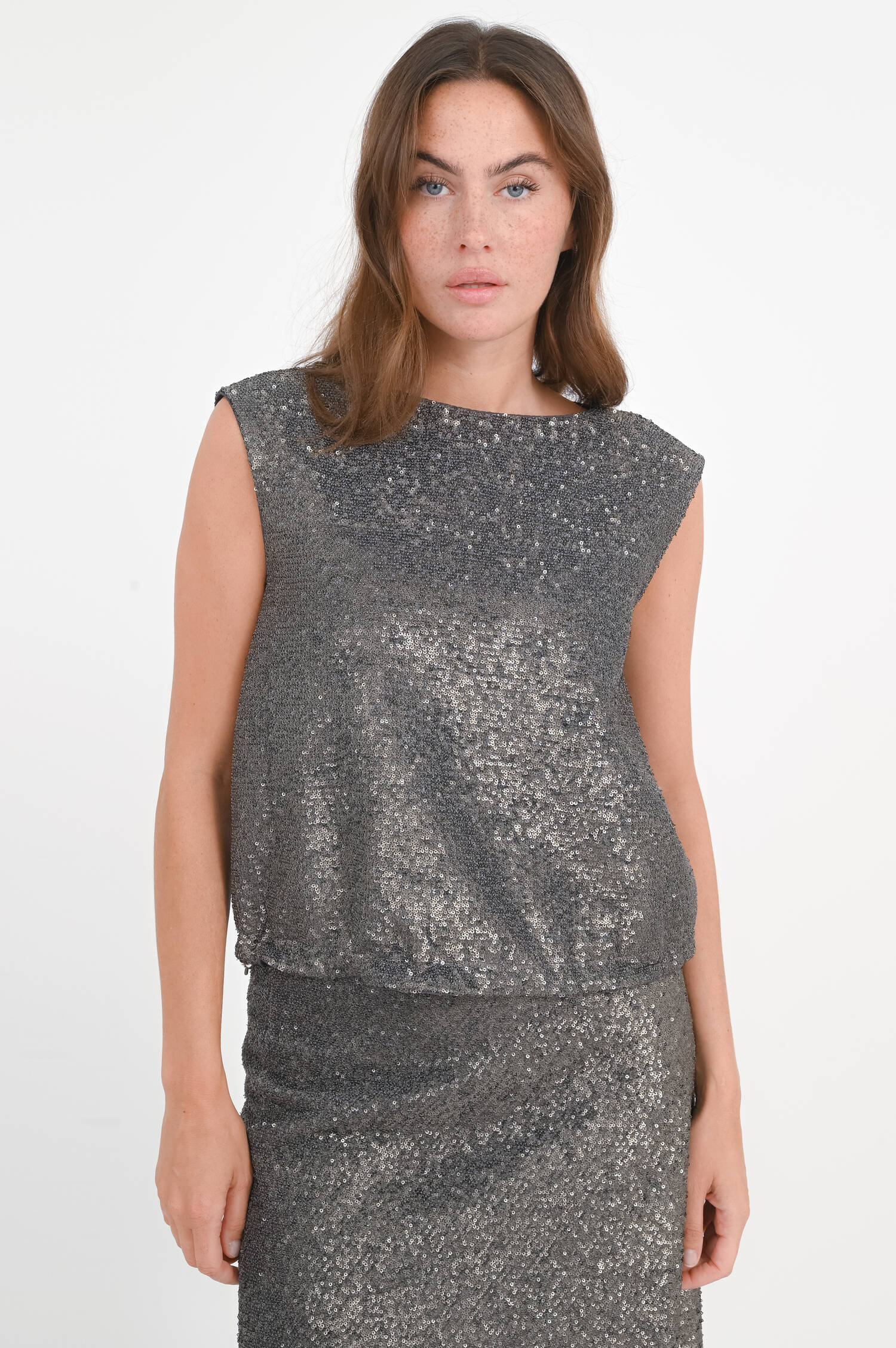 Blusentop mit Allover Pailletten in Ferro Blusentop mit Allover Pailletten in Ferro