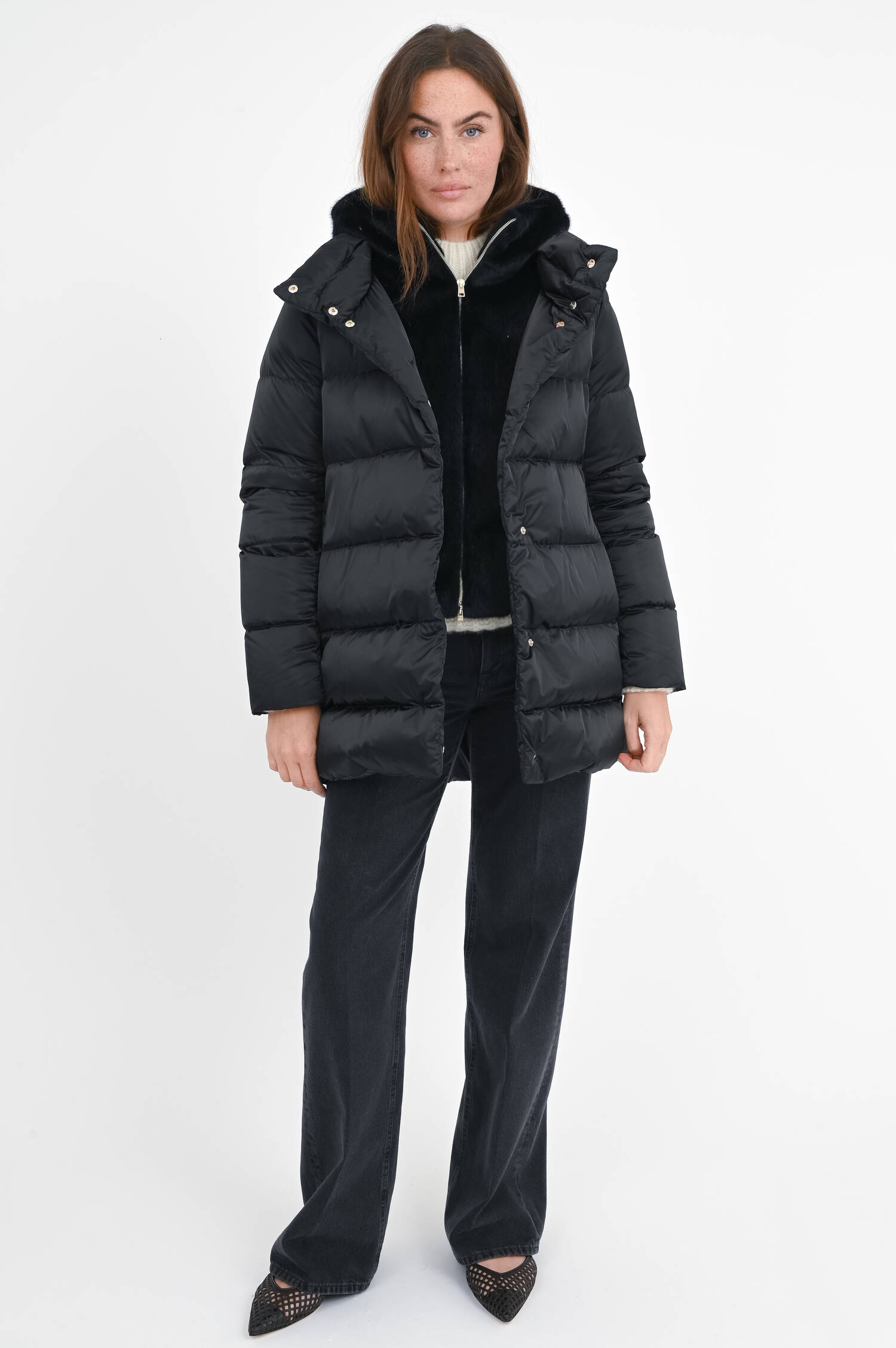 Hybrid Jacke mit Kunstfelleinsatz in Schwarz Hybrid Jacke mit Kunstfelleinsatz in Schwarz