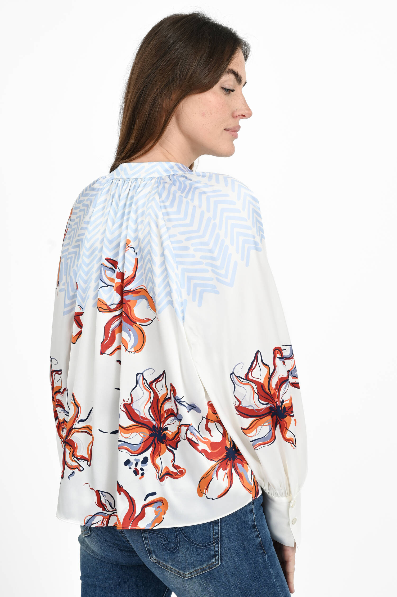 Seidenbluse mit Blumenmuster in Rot/Weiß Seidenbluse mit Blumenmuster in Rot/Weiß