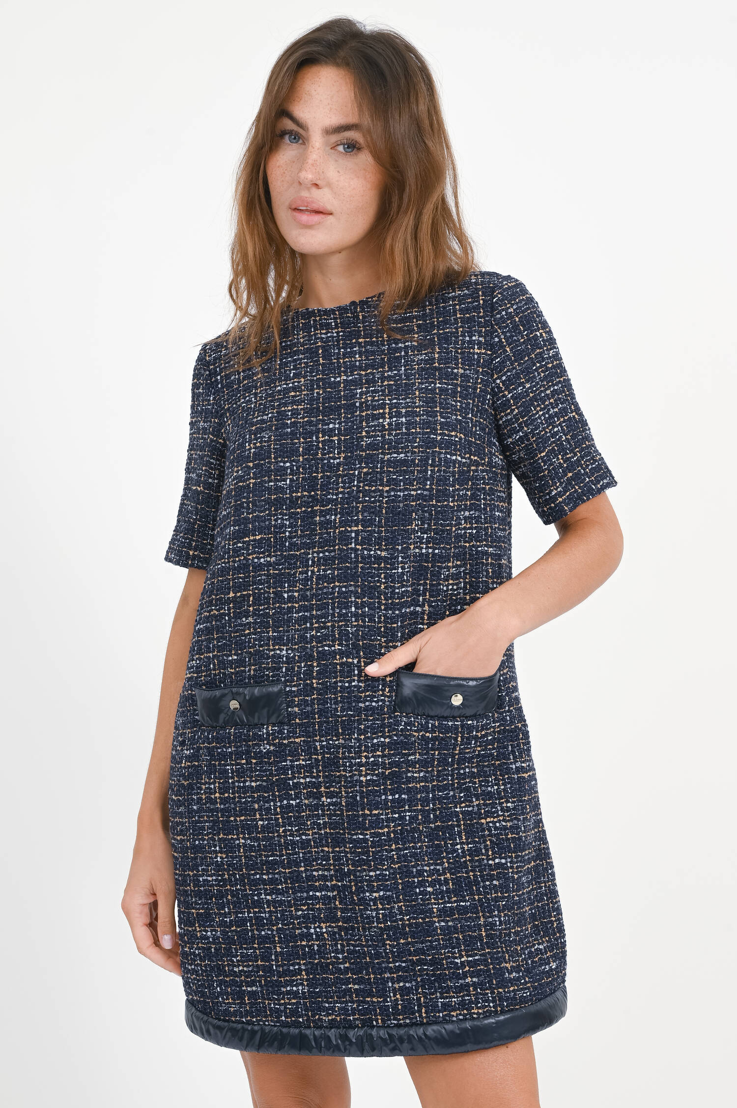 Tweed Kleid mit aufgesetzten Taschen in Blue/Beige Tweed Kleid mit aufgesetzten Taschen in Blue/Beige