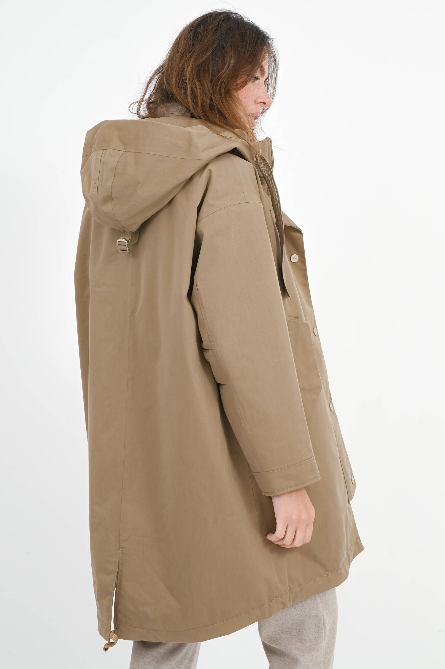 Jacke META mit Kapuze in Dark Sand Jacke META mit Kapuze in Dark Sand