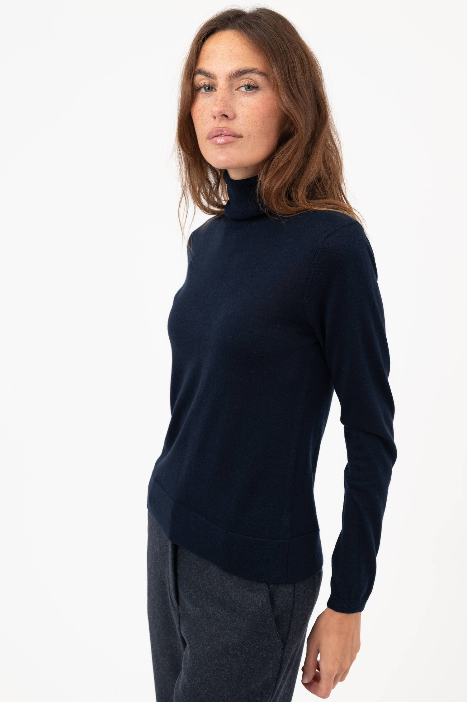Woll-Seiden-Rollkragen-Pullover in Navy Woll-Seiden-Rollkragen-Pullover in Navy