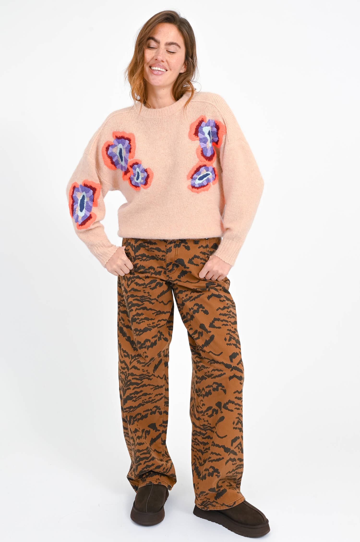 Pullover mit floralen-Stickereien in Rosa