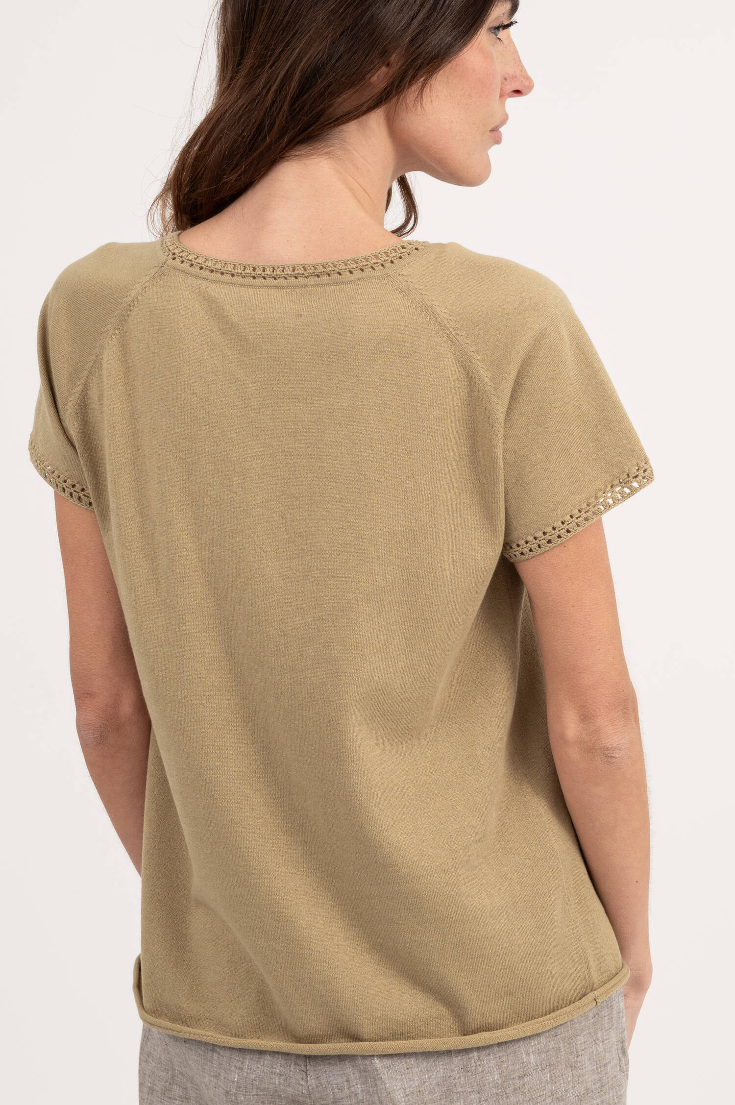 T-Shirt mit Lochstrick-Details in Oliv