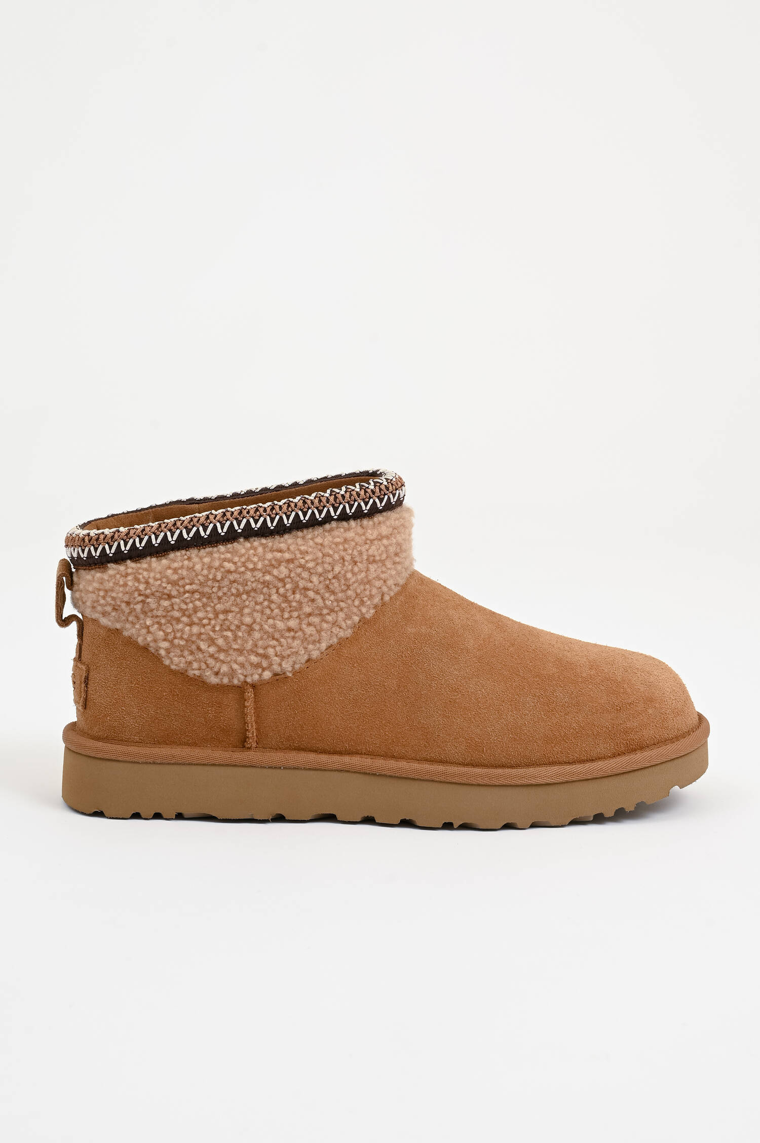 Lammfell-Boot ULTRA MINI CURLY in Chestnut Lammfell-Boot ULTRA MINI CURLY in Chestnut