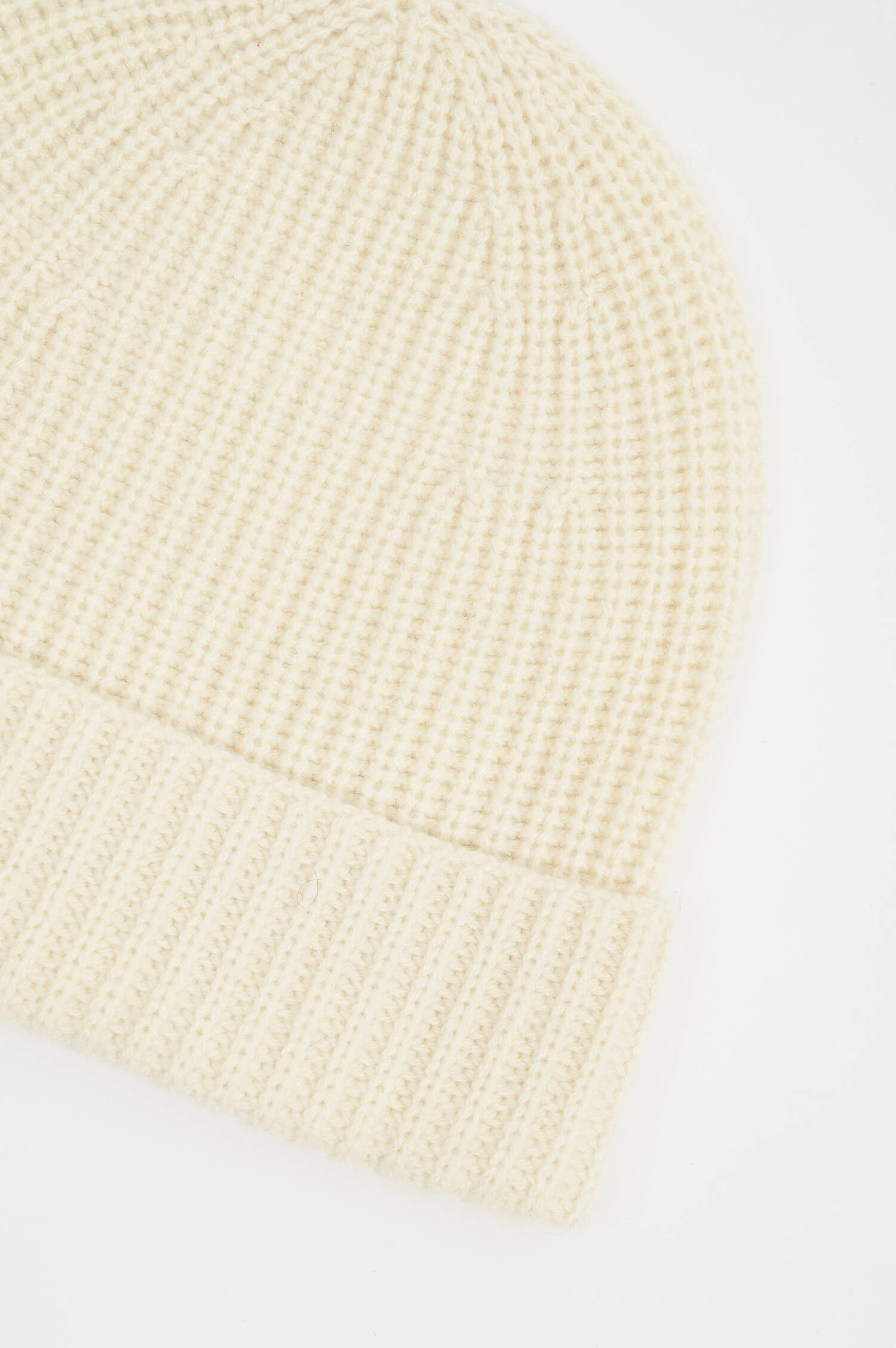 Rippstrickmütze aus Cashmere in Creme