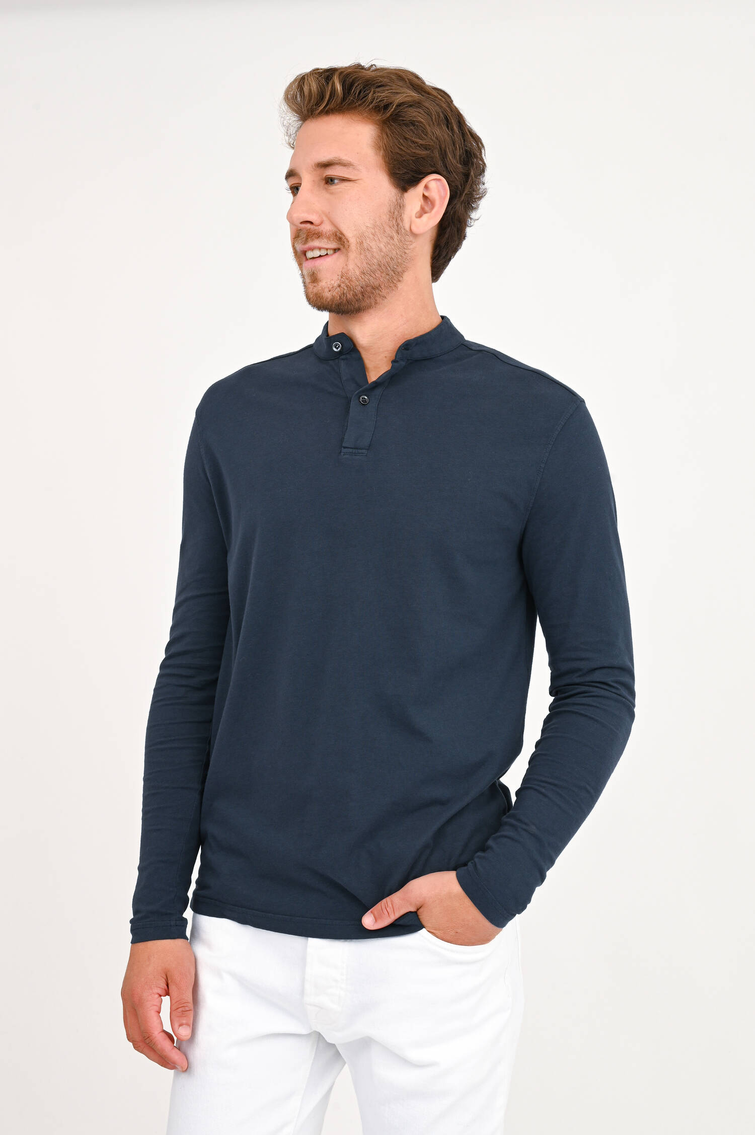 Poloshirt mit Stehkragen in Navy Poloshirt mit Stehkragen in Navy