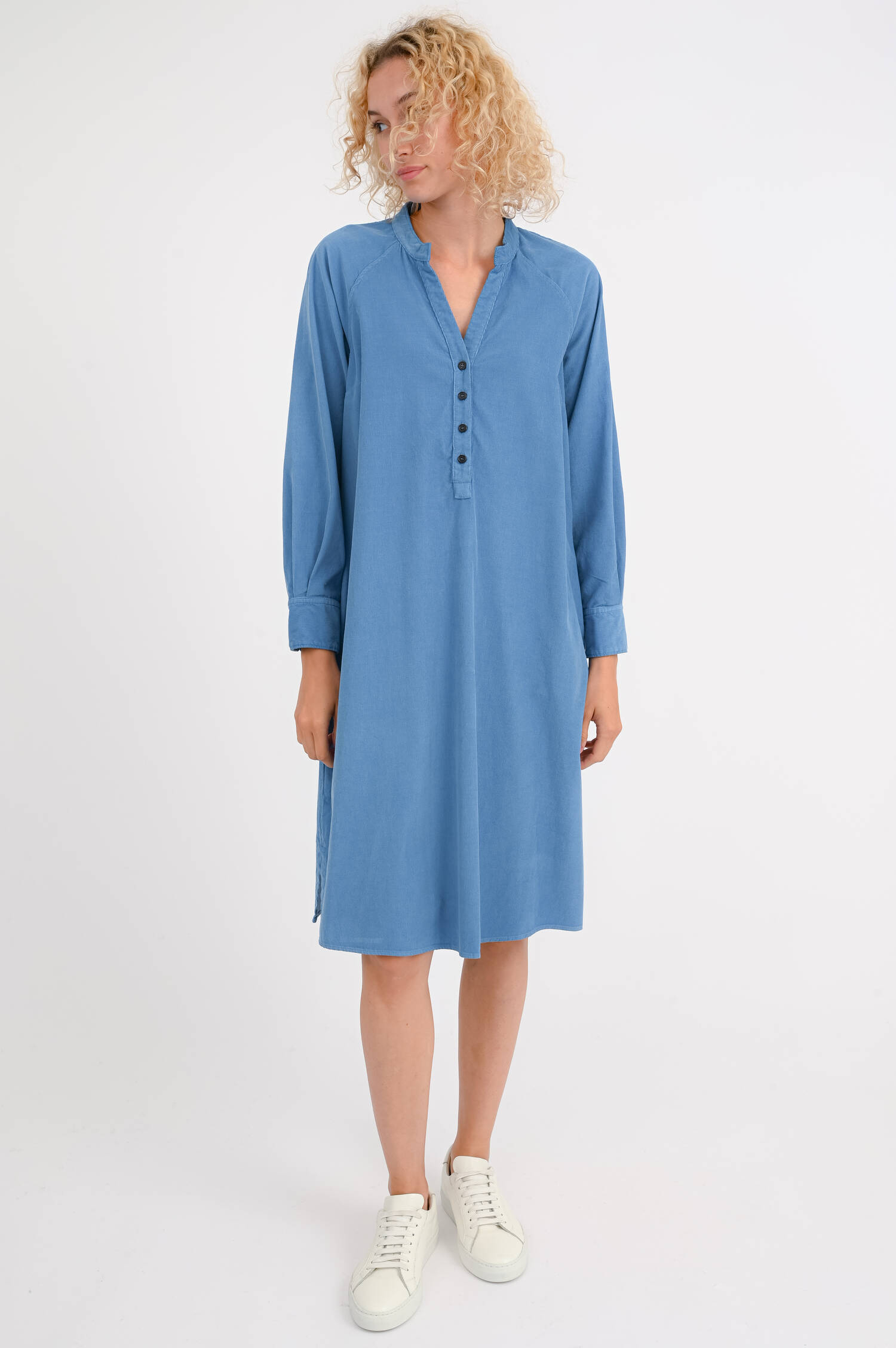 Blusenkleid aus feinem Cord in Blau