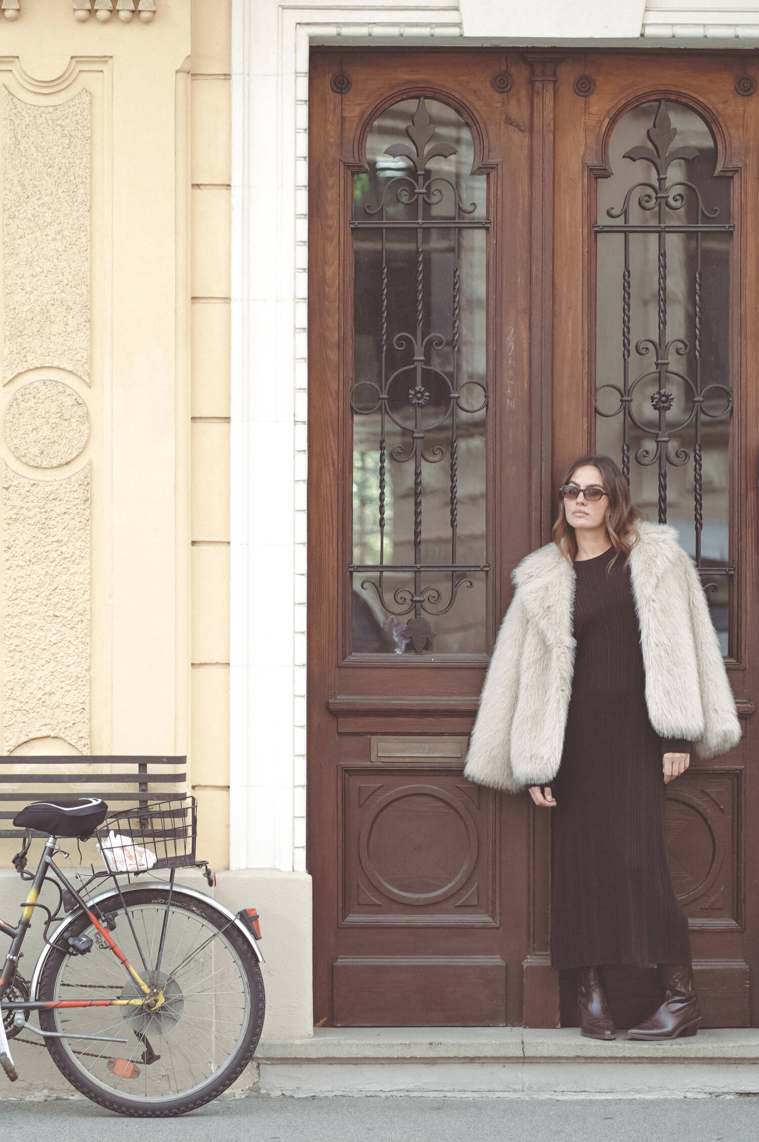 Midi Strickkleid mit Langarm in Espresso Midi Strickkleid mit Langarm in Espresso