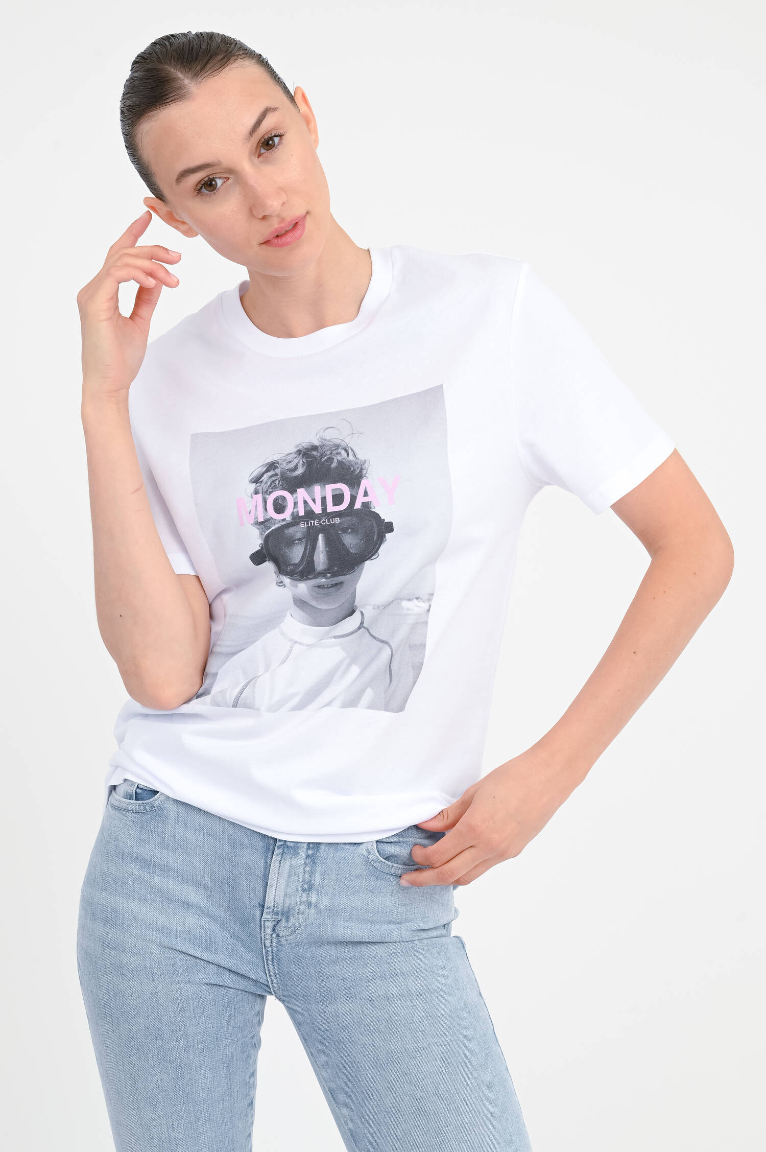 T-Shirt MONDAY mit Schriftzug in Weiß T-Shirt MONDAY mit Schriftzug in Weiß