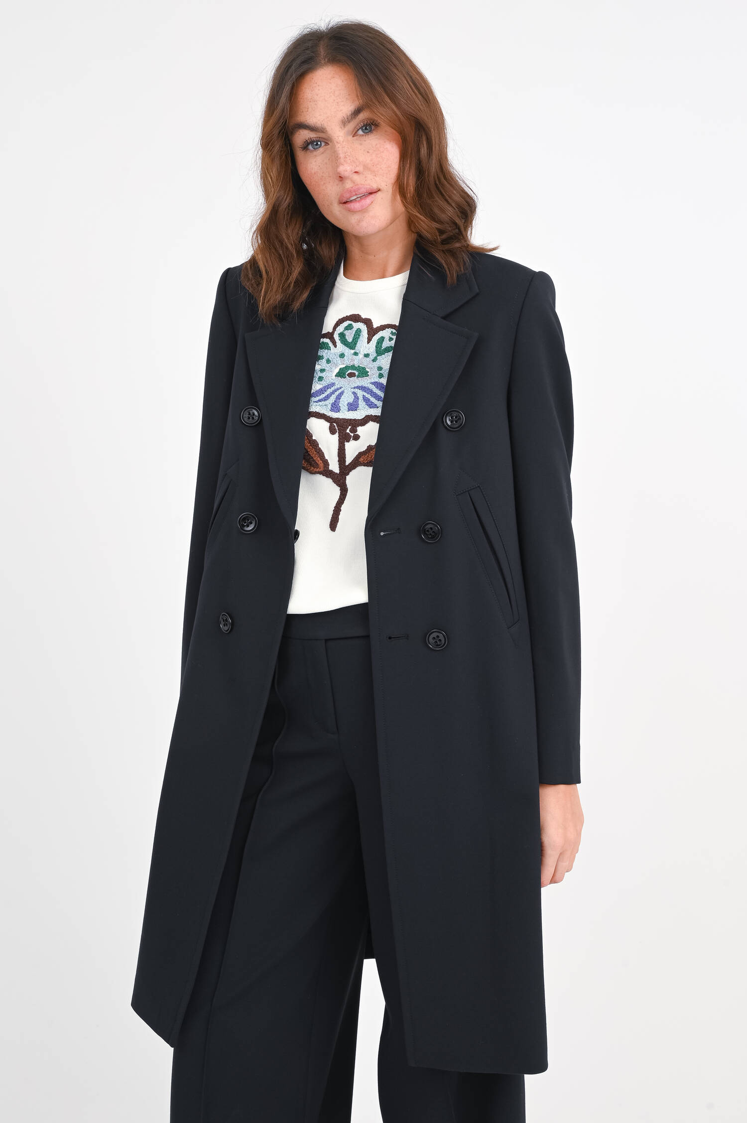 Klassischer Zweireiher in Navy