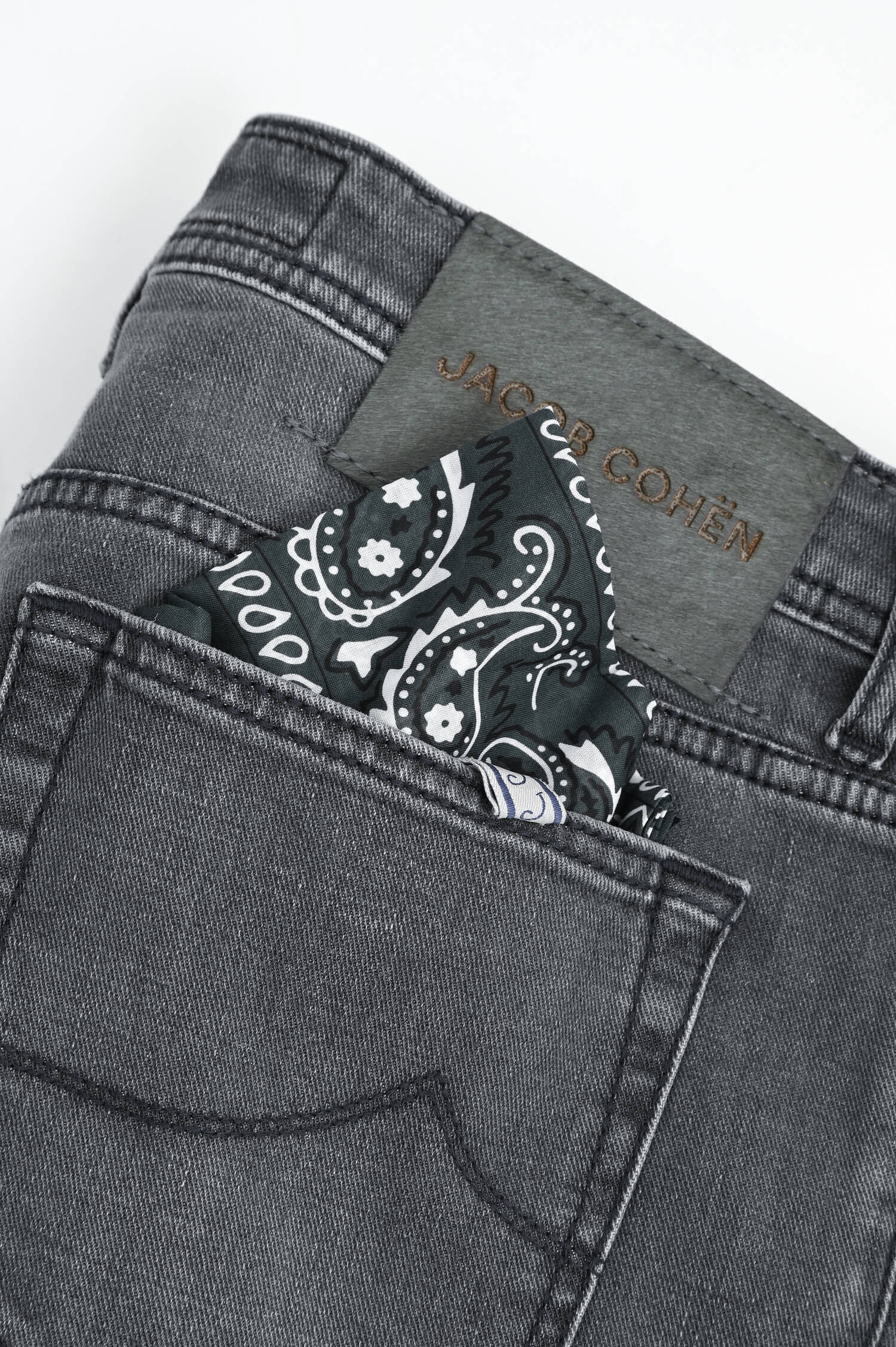 Slim Fit Jeans BARD in Dunkelgrau Slim Fit Jeans BARD in Dunkelgrau