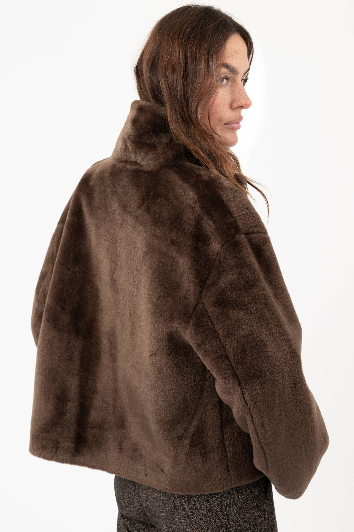 Faux-Fur-Jacke SHAO in Braun Faux-Fur-Jacke SHAO in Braun