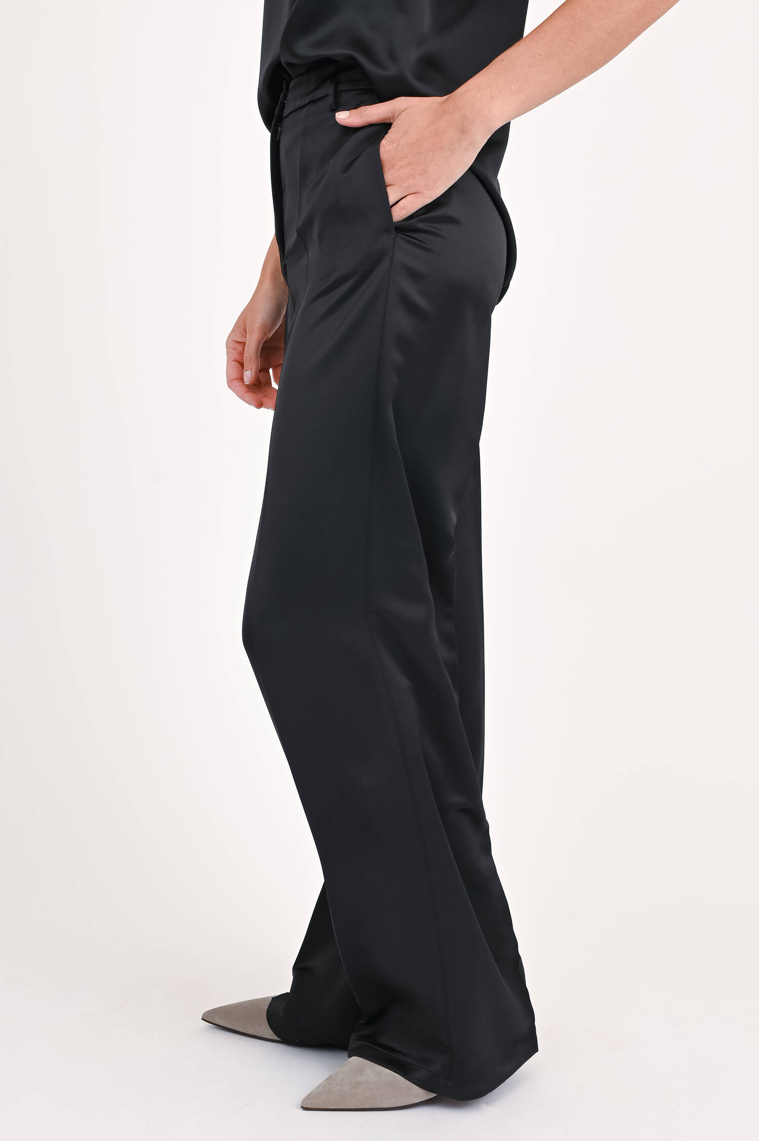 Weite Satin-Hose in Schwarz Weite Satin-Hose in Schwarz