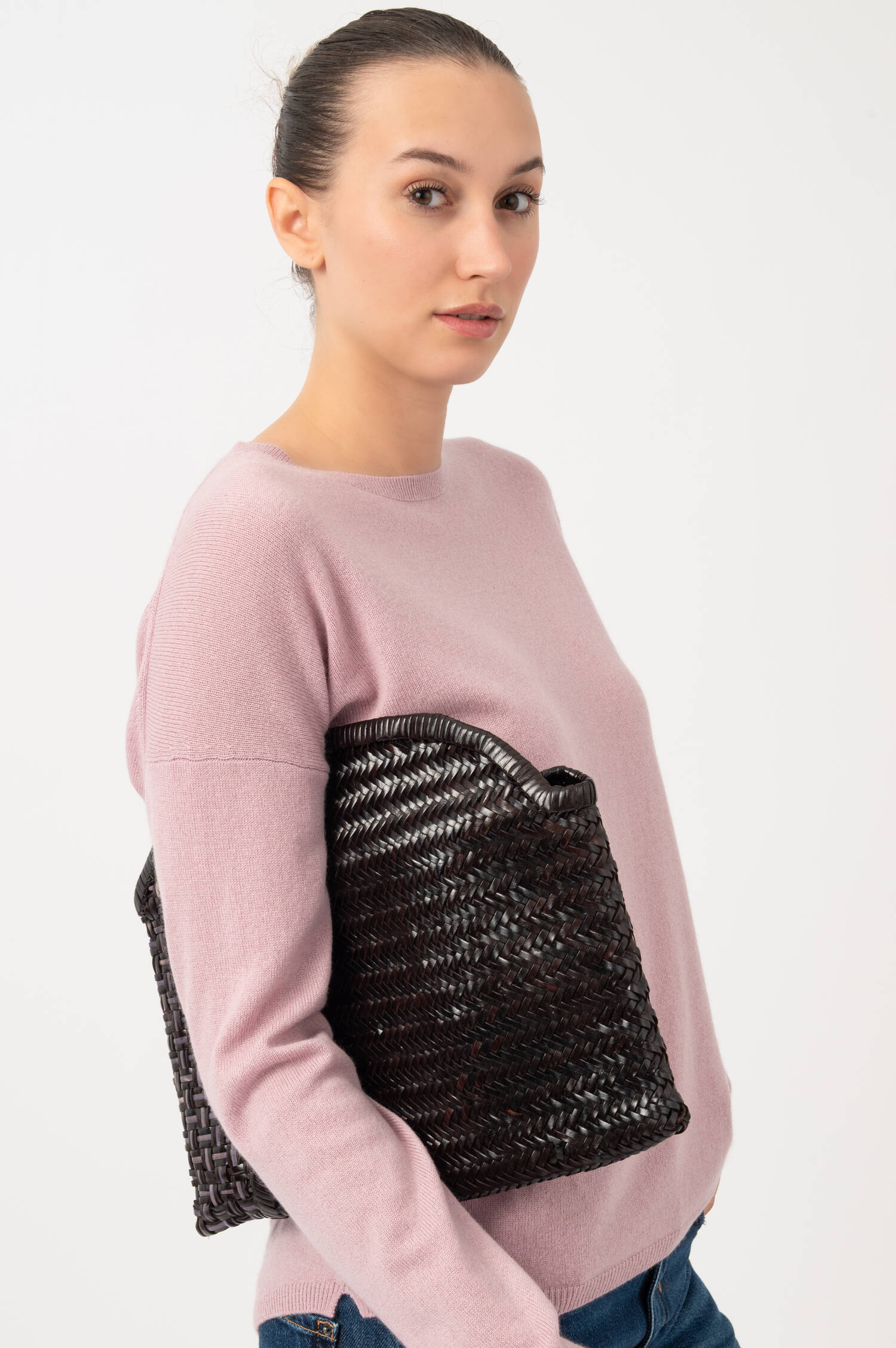 Geflochtene Leder-Clutch in Dunkelbraun Geflochtene Leder-Clutch in Dunkelbraun