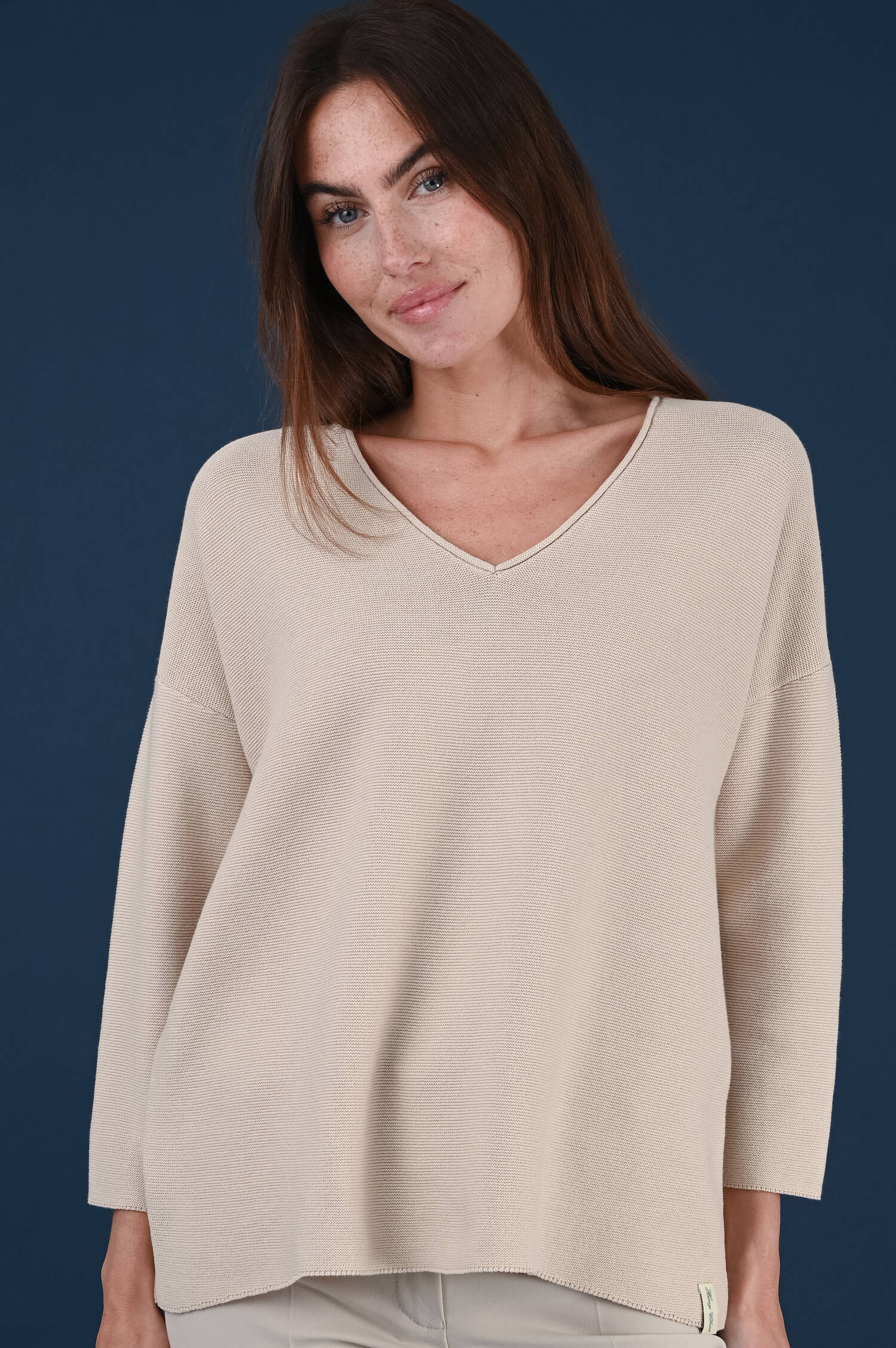 Feinstrickpullover mit V-Ausschnitt in Beige Feinstrickpullover mit V-Ausschnitt in Beige