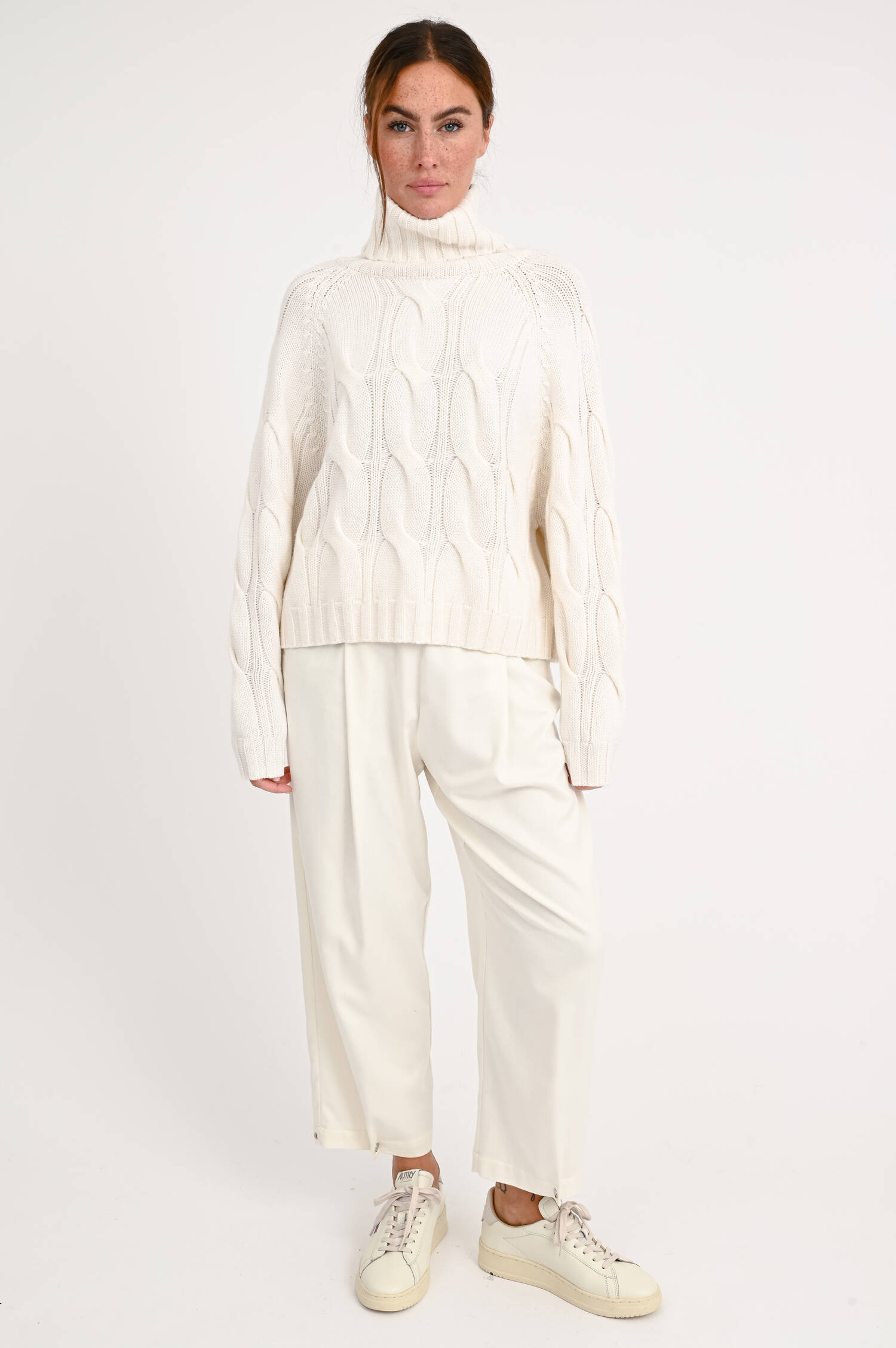 Pullover mit Zopfmuster in Creme