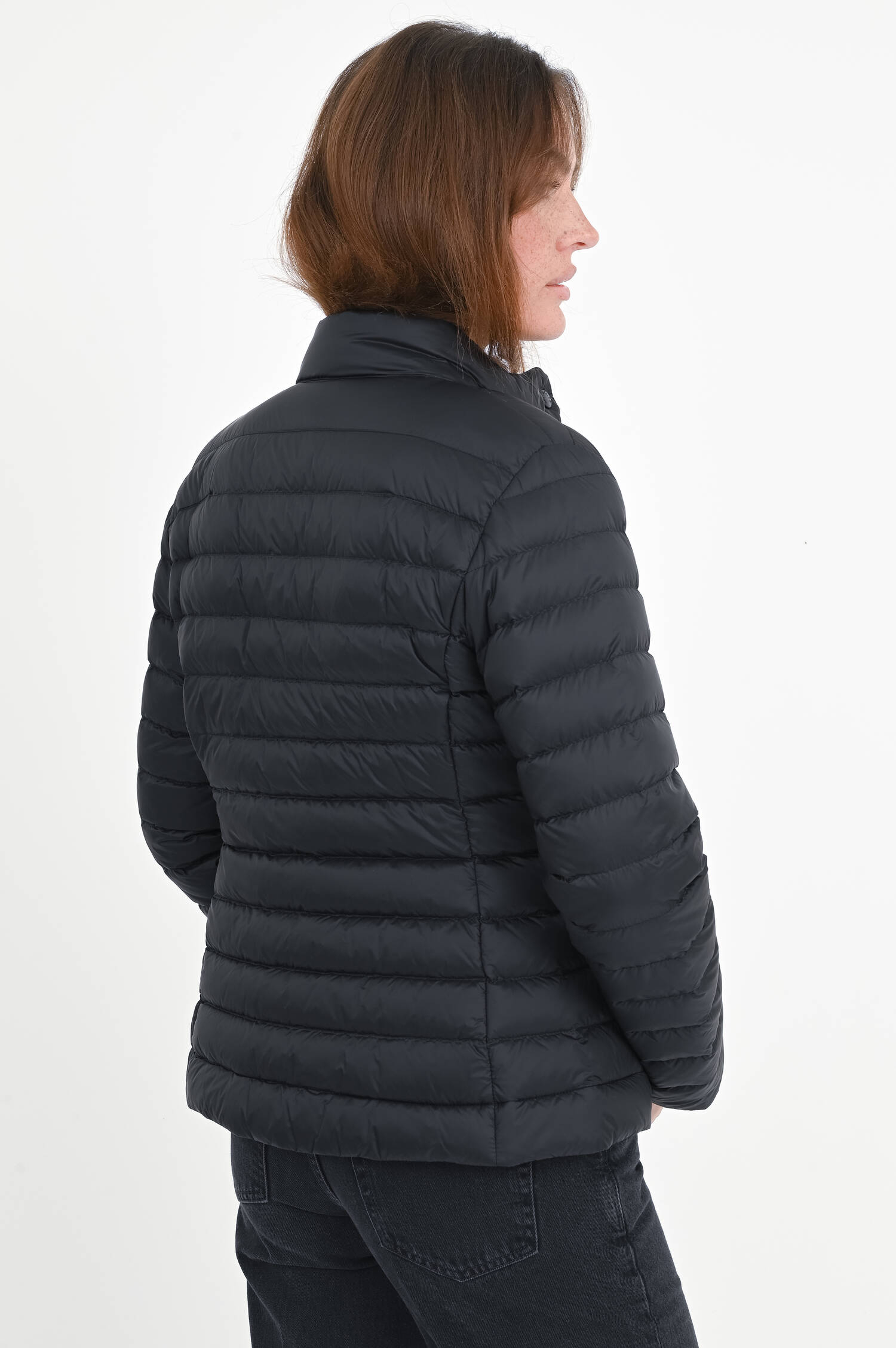 Taillierte Daunenjacke IGELLE in Schwarz