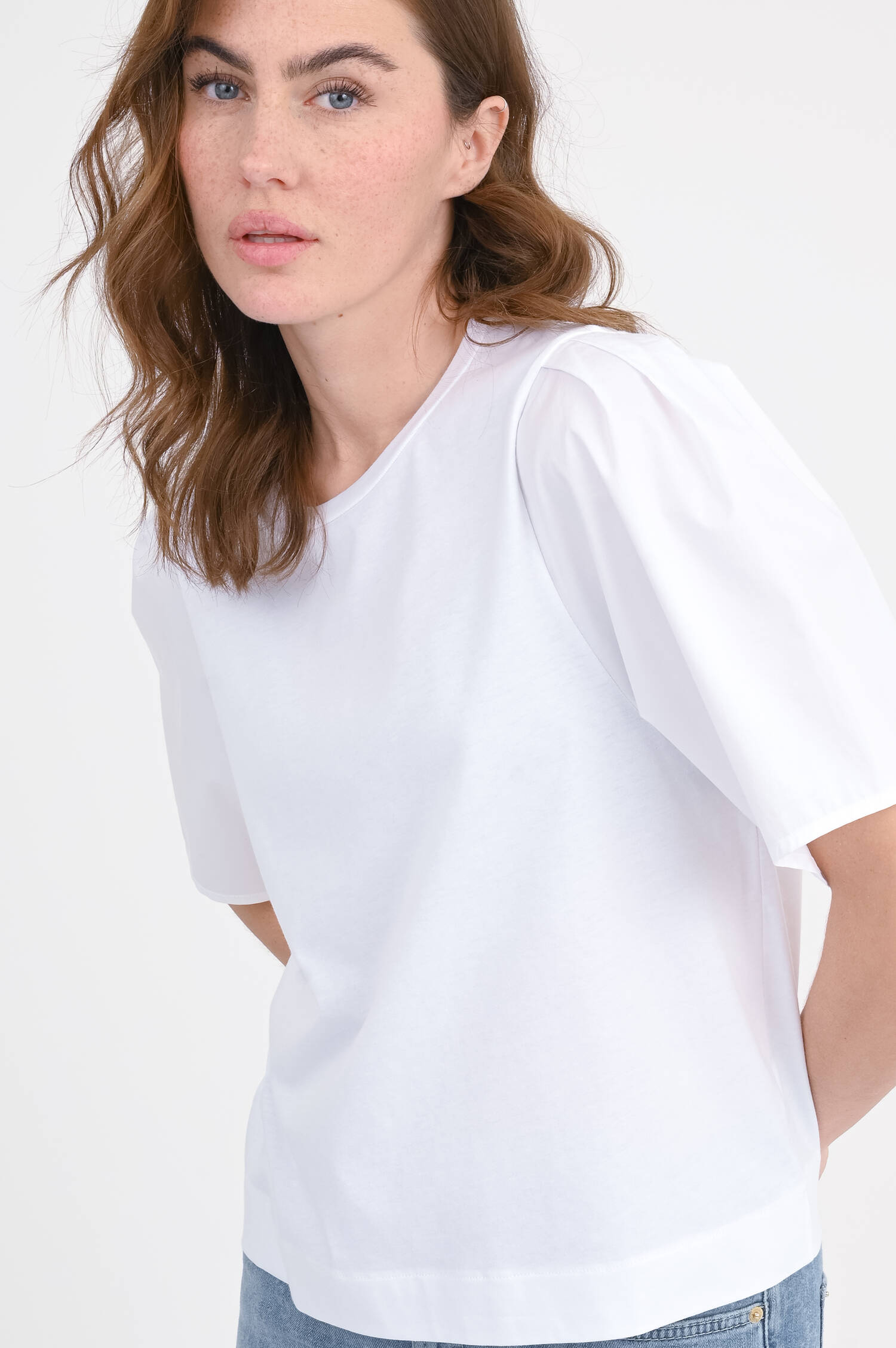 Oversize T-Shirt mit Kontrastmaterial in Weiß