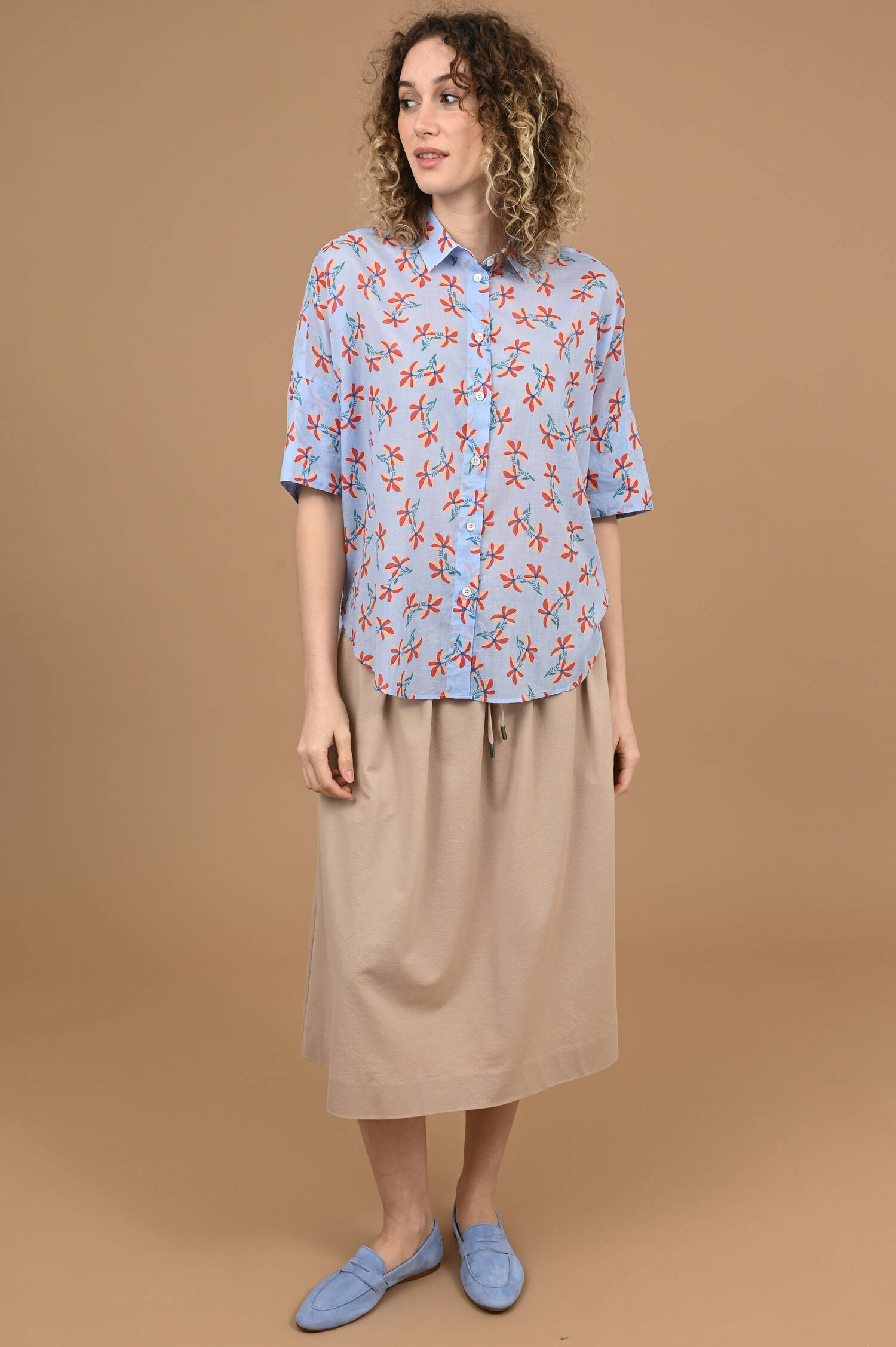 Bluse BIANCA mit Allover Blumenmuster in Blau/Rot